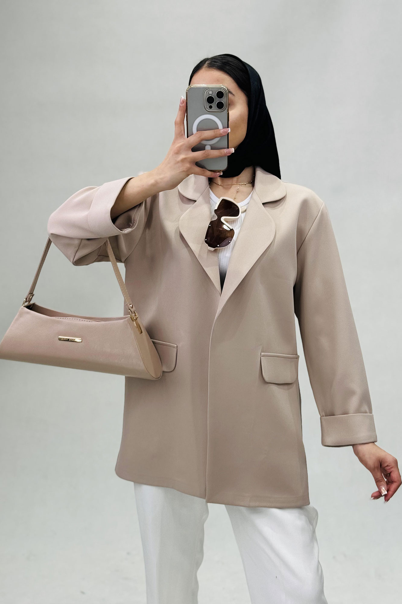 مانتو مازراتی یقه ب ب