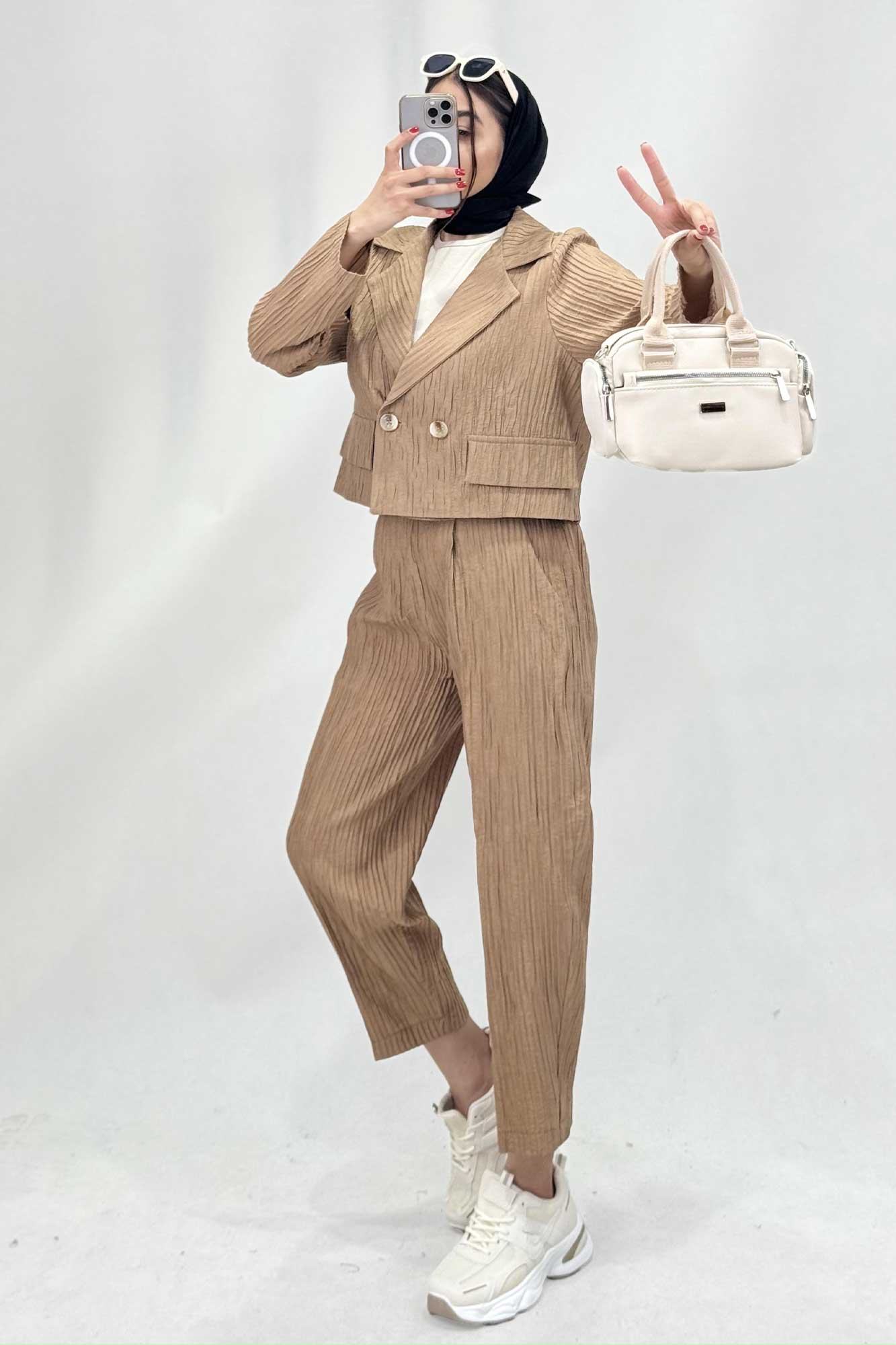 ست کت کراپ شلوار مام کلیشه