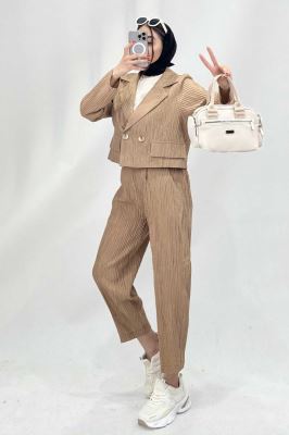 ست کت کراپ شلوار مام کلیشه