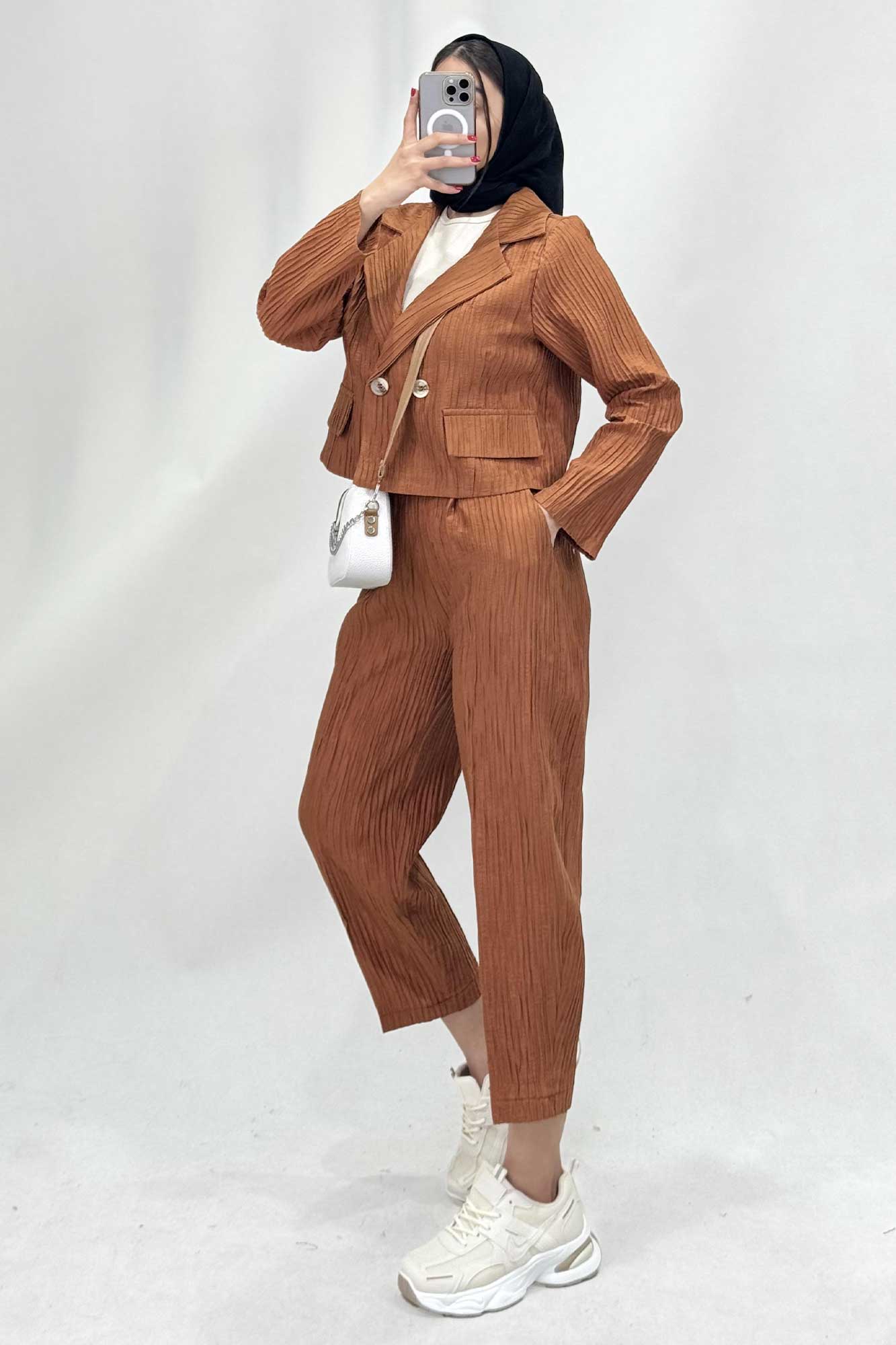 ست کت کراپ شلوار مام کلیشه