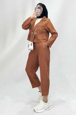 ست کت کراپ شلوار مام کلیشه