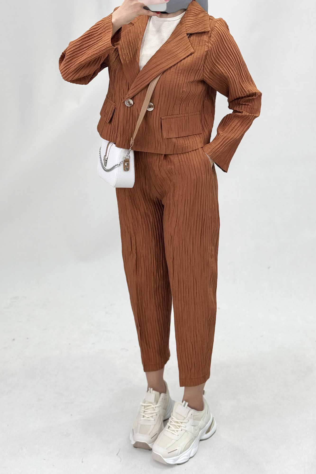 ست کت کراپ شلوار مام کلیشه