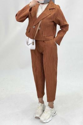 ست کت کراپ شلوار مام کلیشه