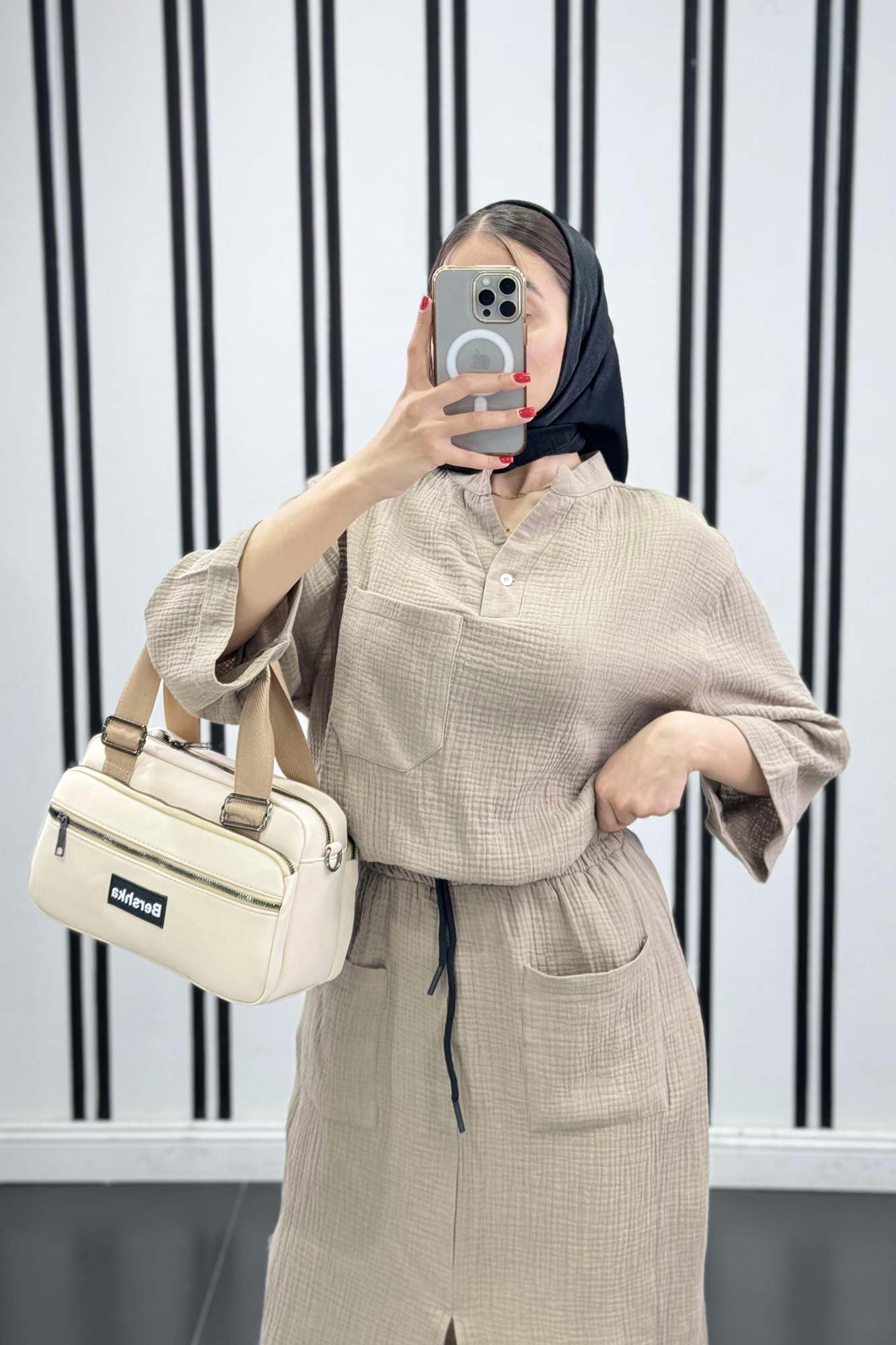 ست شومیز و دامن کوتاه پناه