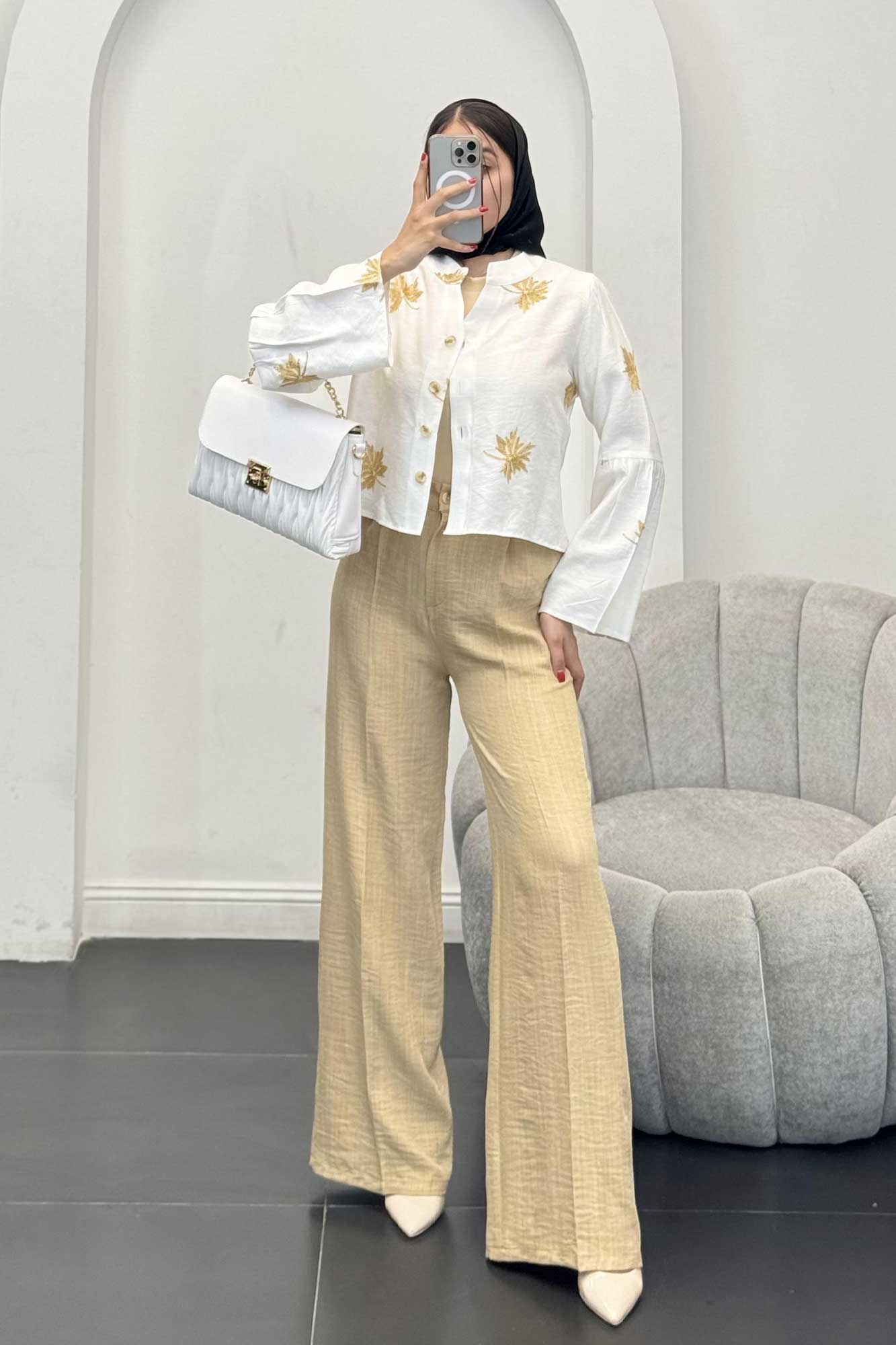 بلوز گلدوزی آستین زنگوله ای