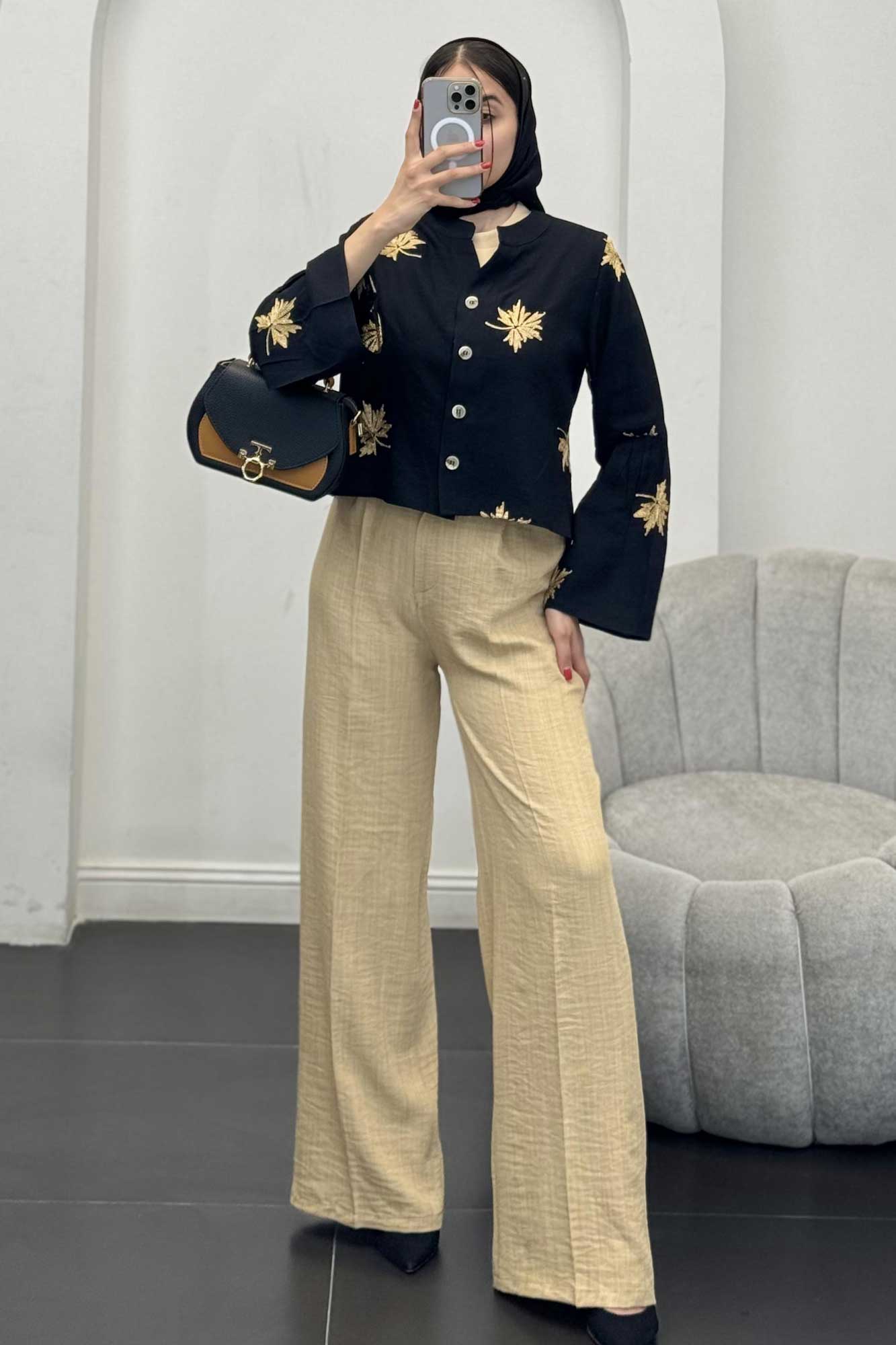 بلوز گلدوزی آستین زنگوله ای