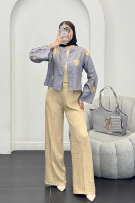 بلوز گلدوزی آستین زنگوله ای