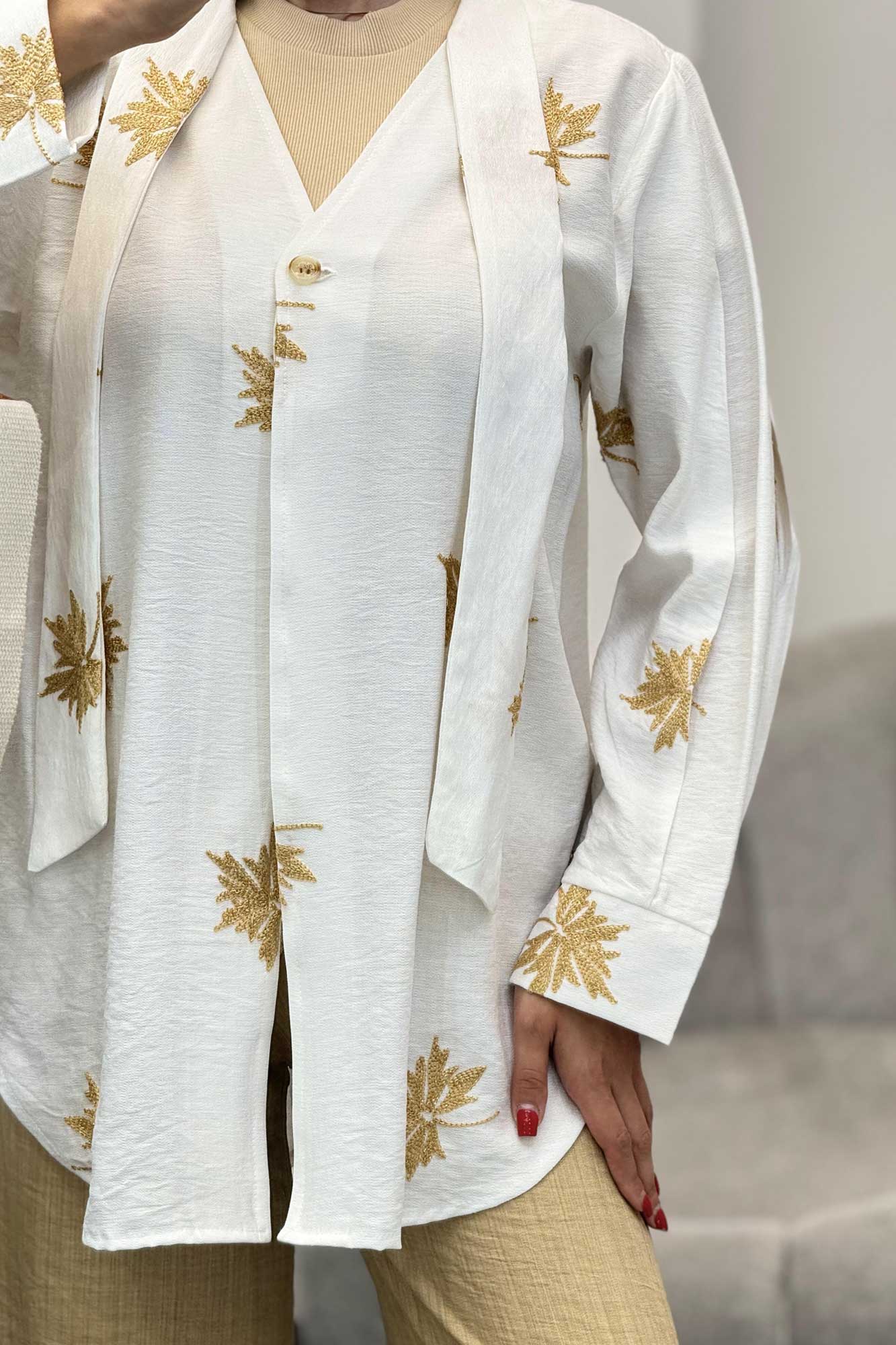 شومیز تک دکمه گلدوزی یقه بنددار