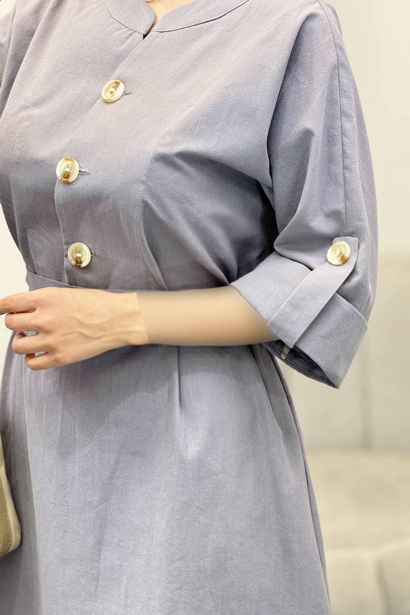 پیراهن لینن سه دکمه آستین بند دار