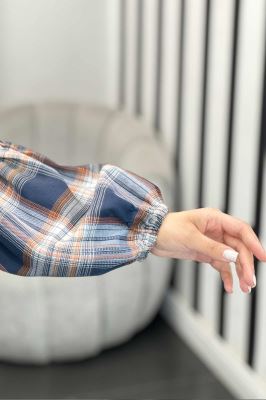 شومیز چهارخانه پایین گره