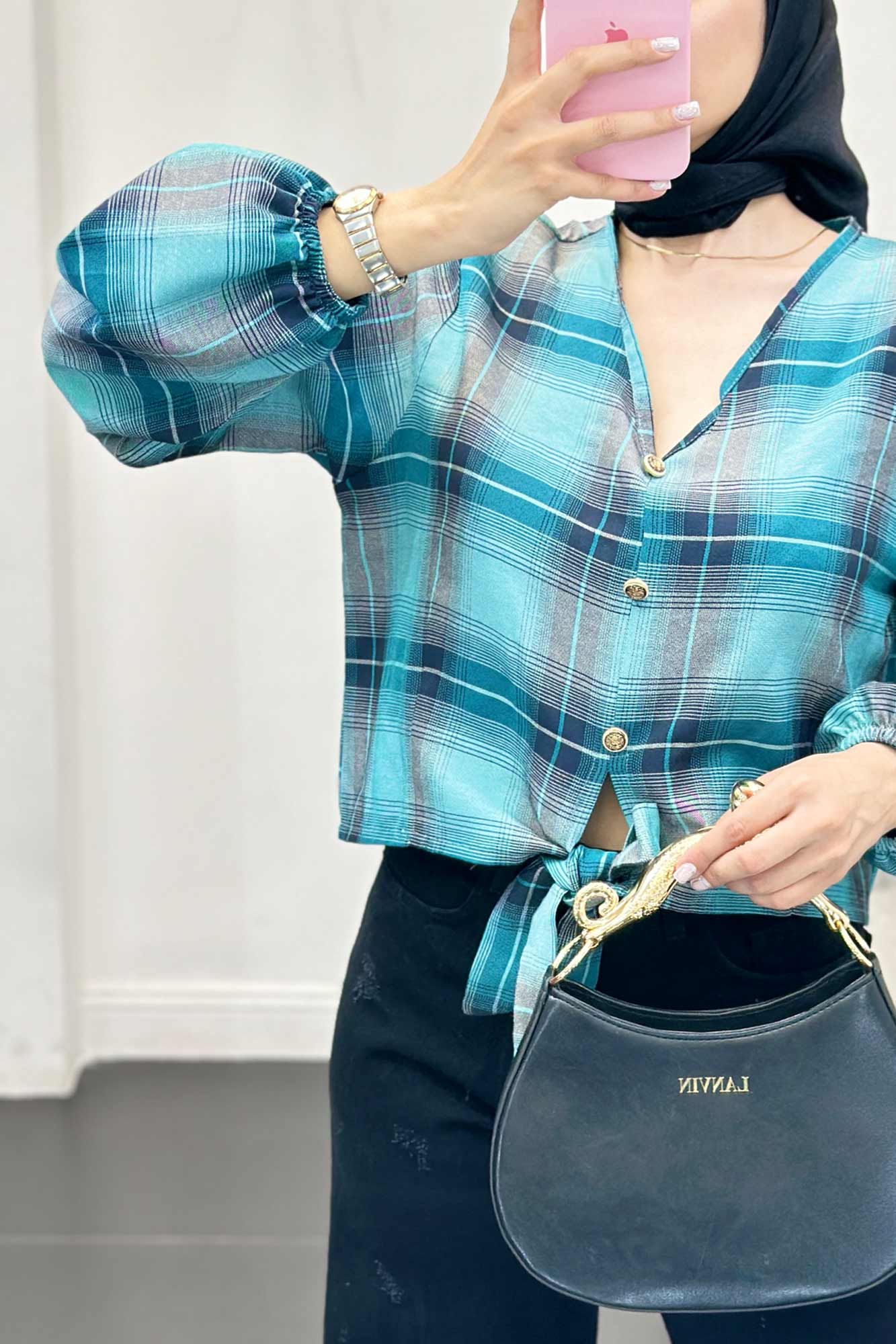 شومیز چهارخانه پایین گره