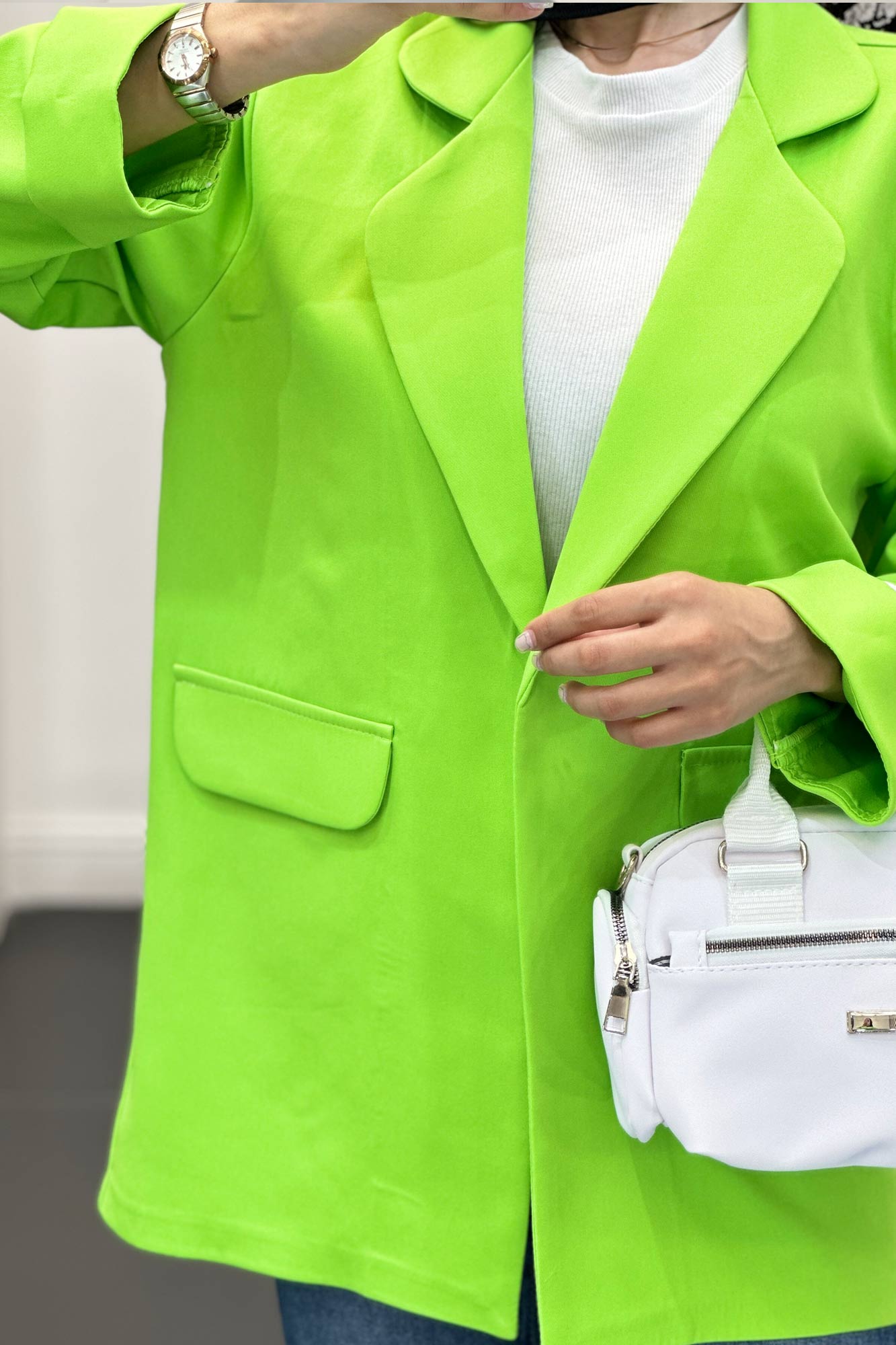 مانتو مازراتی یقه ب ب