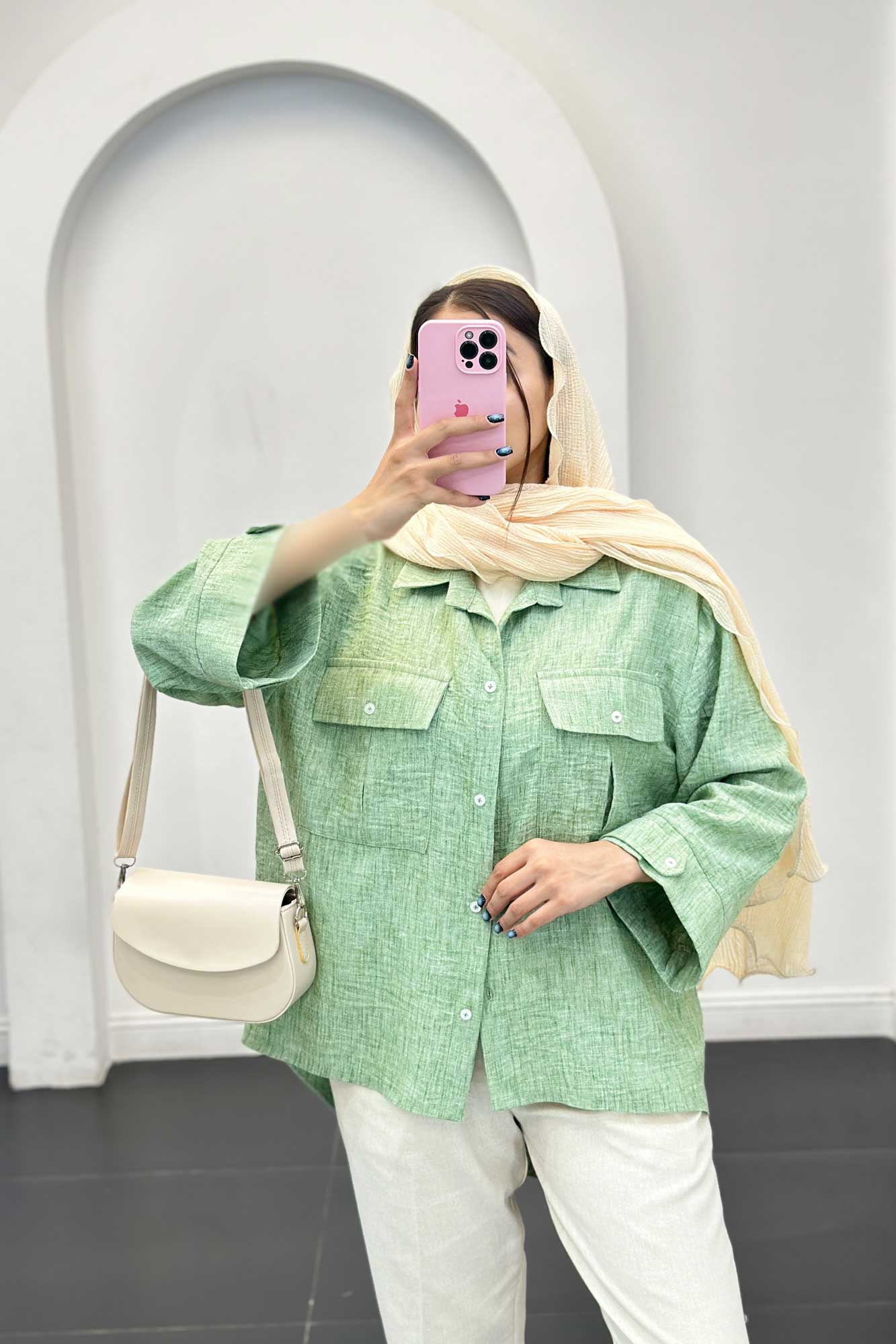 مانتو شانتون برفکی پشت هلال دایانا