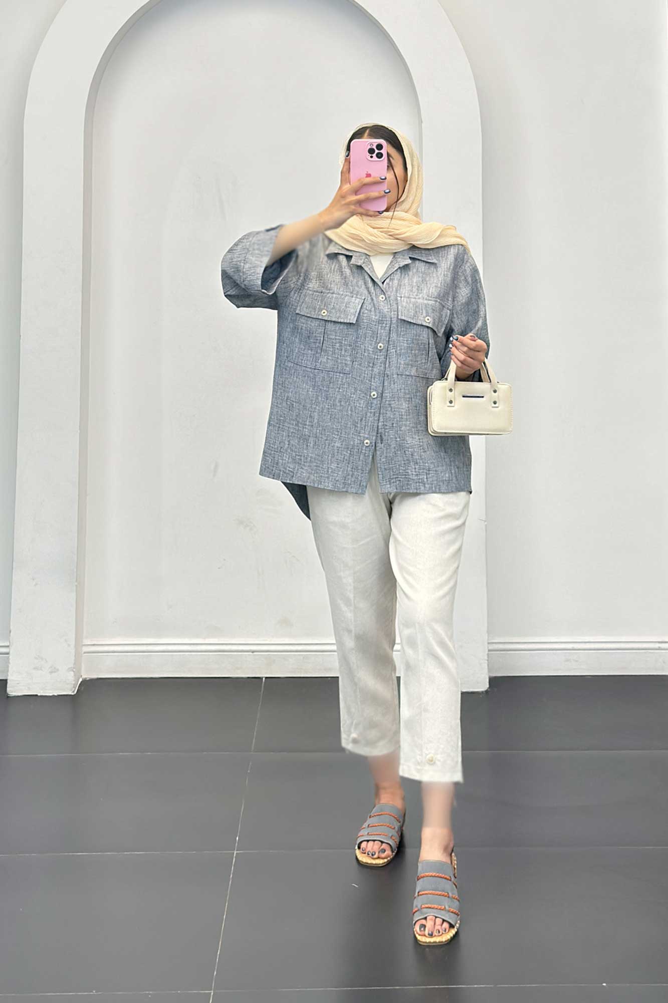 مانتو شانتون برفکی پشت هلال دایانا