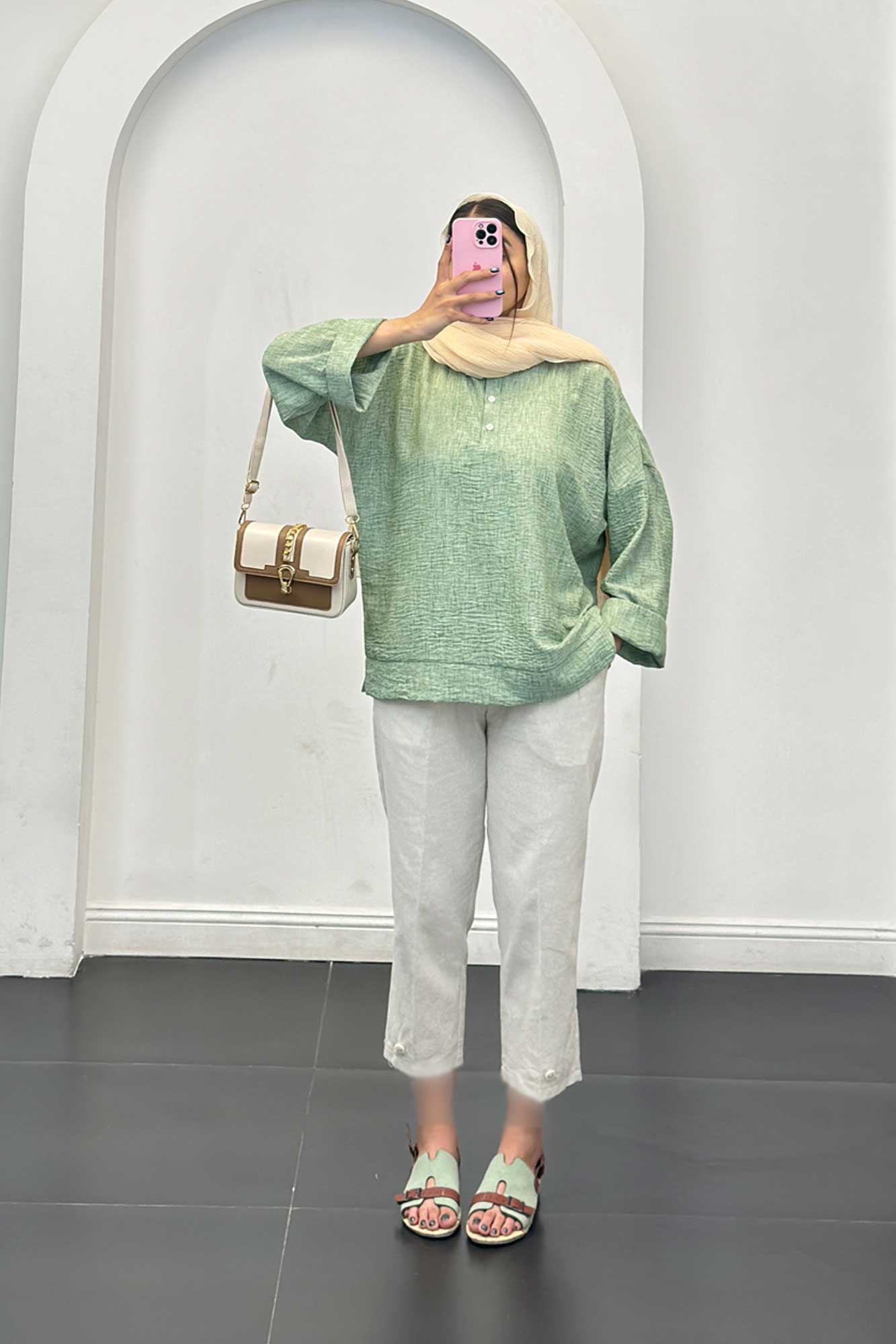 بلوز شانتون برفکی پایین چاکدار آستین پاکتی