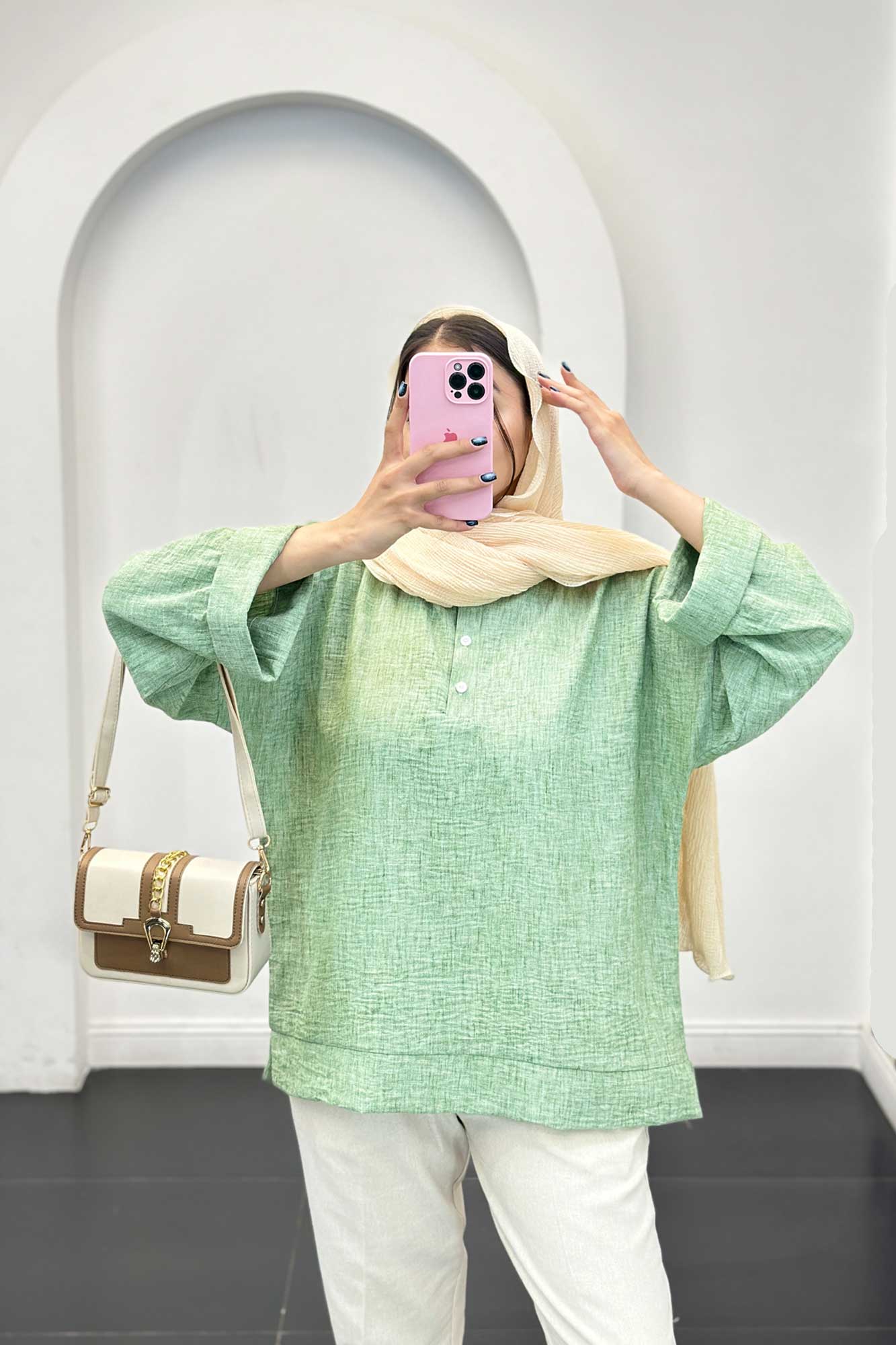 بلوز شانتون برفکی پایین چاکدار آستین پاکتی