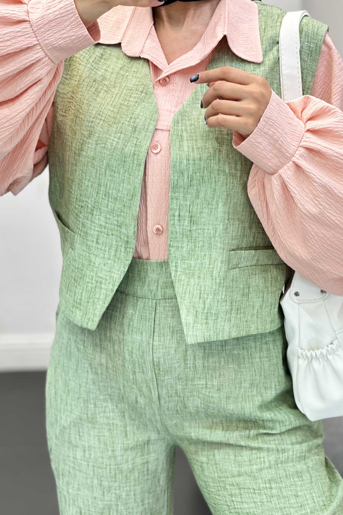 ست جلیقه و شلوار شانتون برفکی تاتیانا