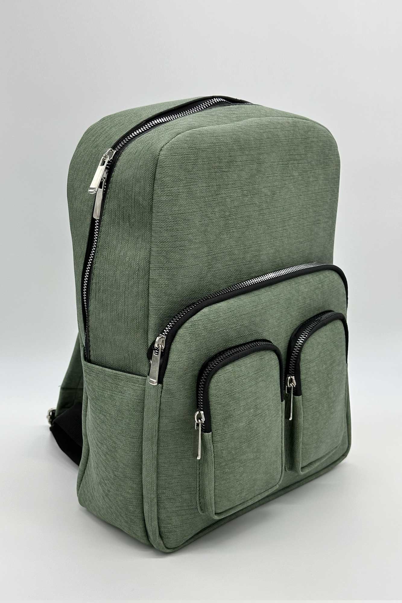 کوله ایستاده جلو دو جیب لی  1541