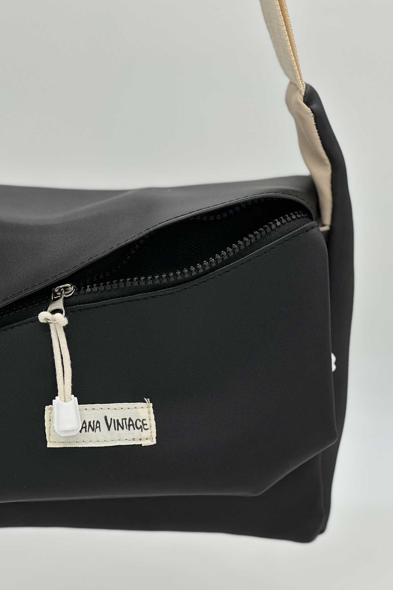 کیف دوشی سه زیپ 1555