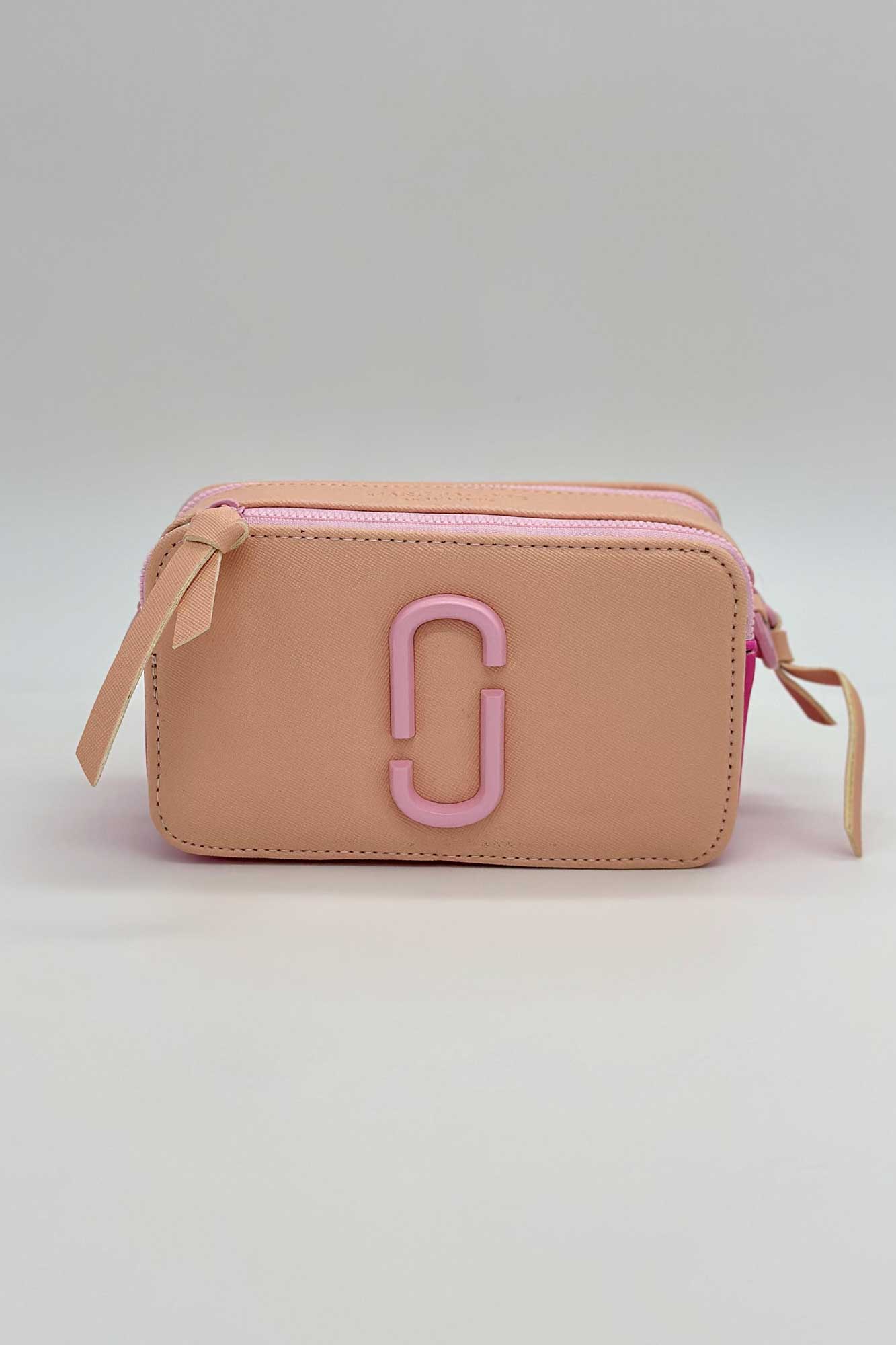 کیف صندوقی بند کنف 1588