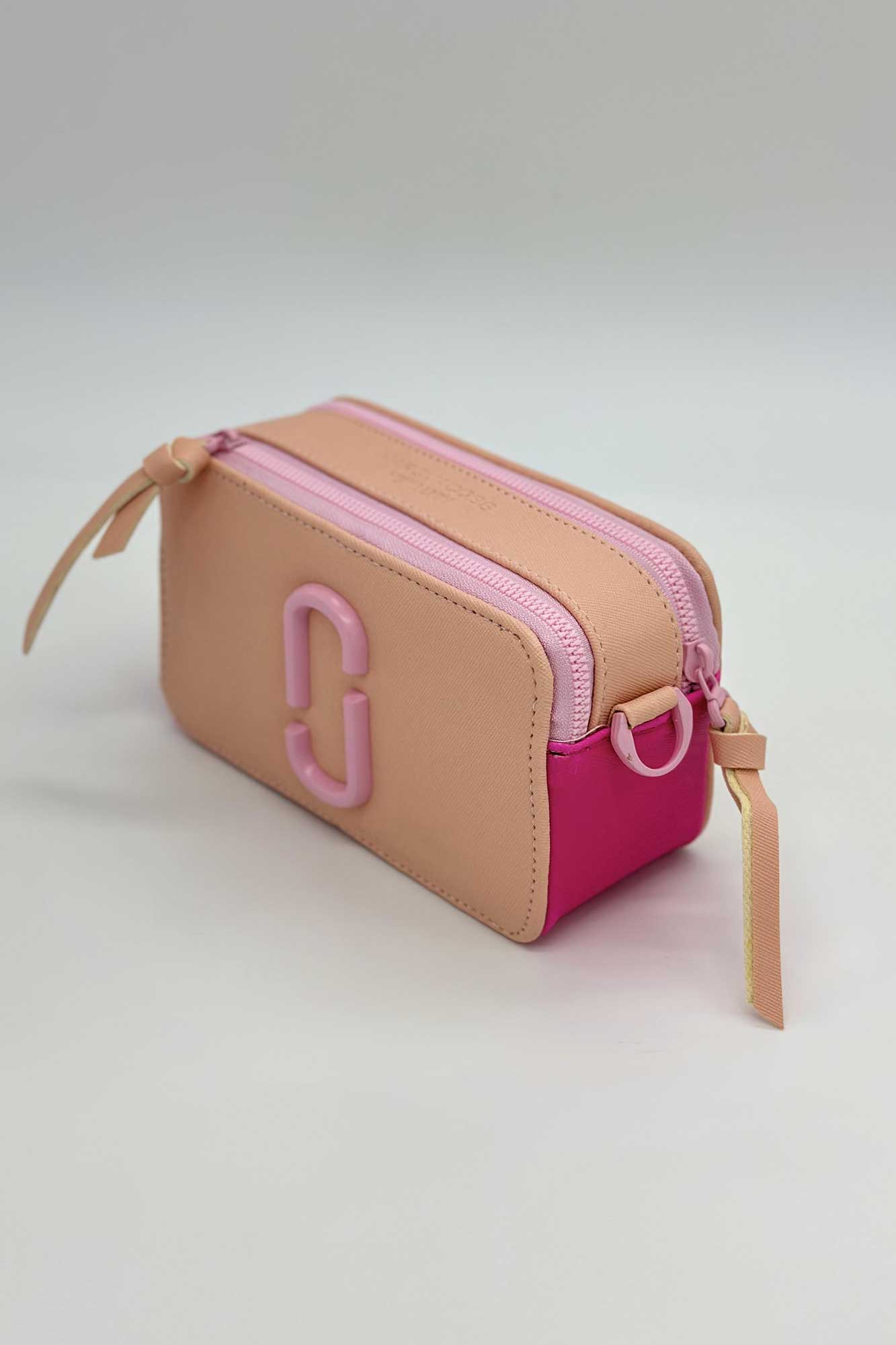 کیف صندوقی بند کنف 1588