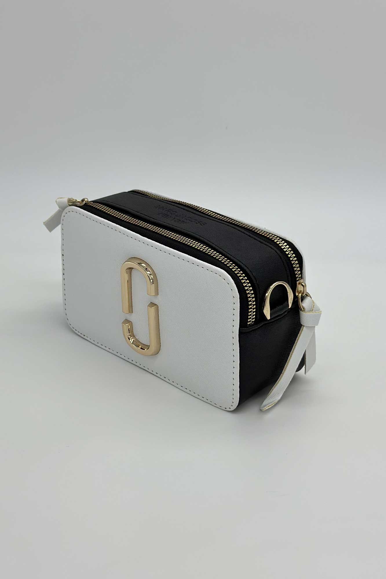 کیف صندوقی بند کنف 1588