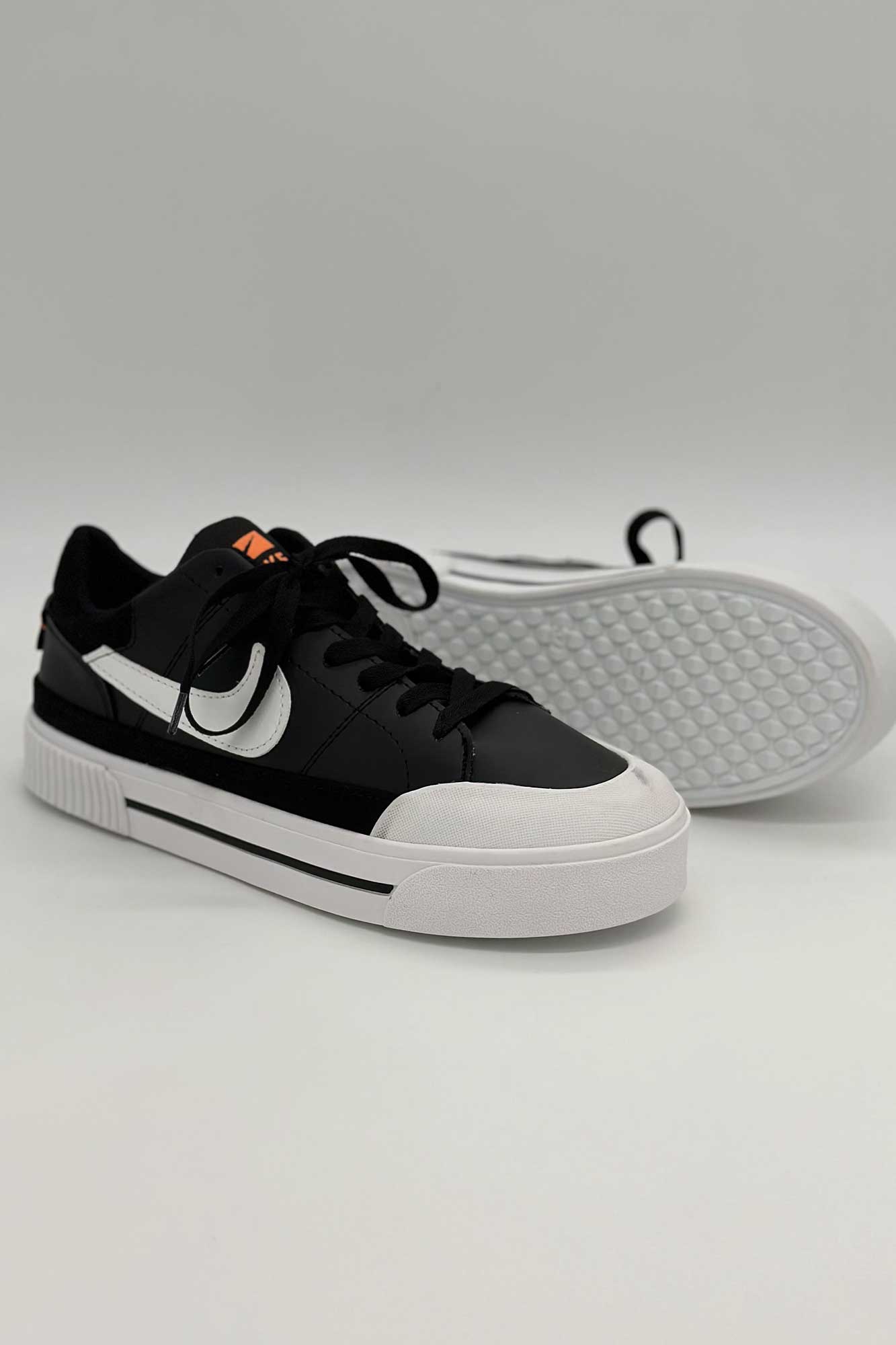 کتانی نایک زیره سفید