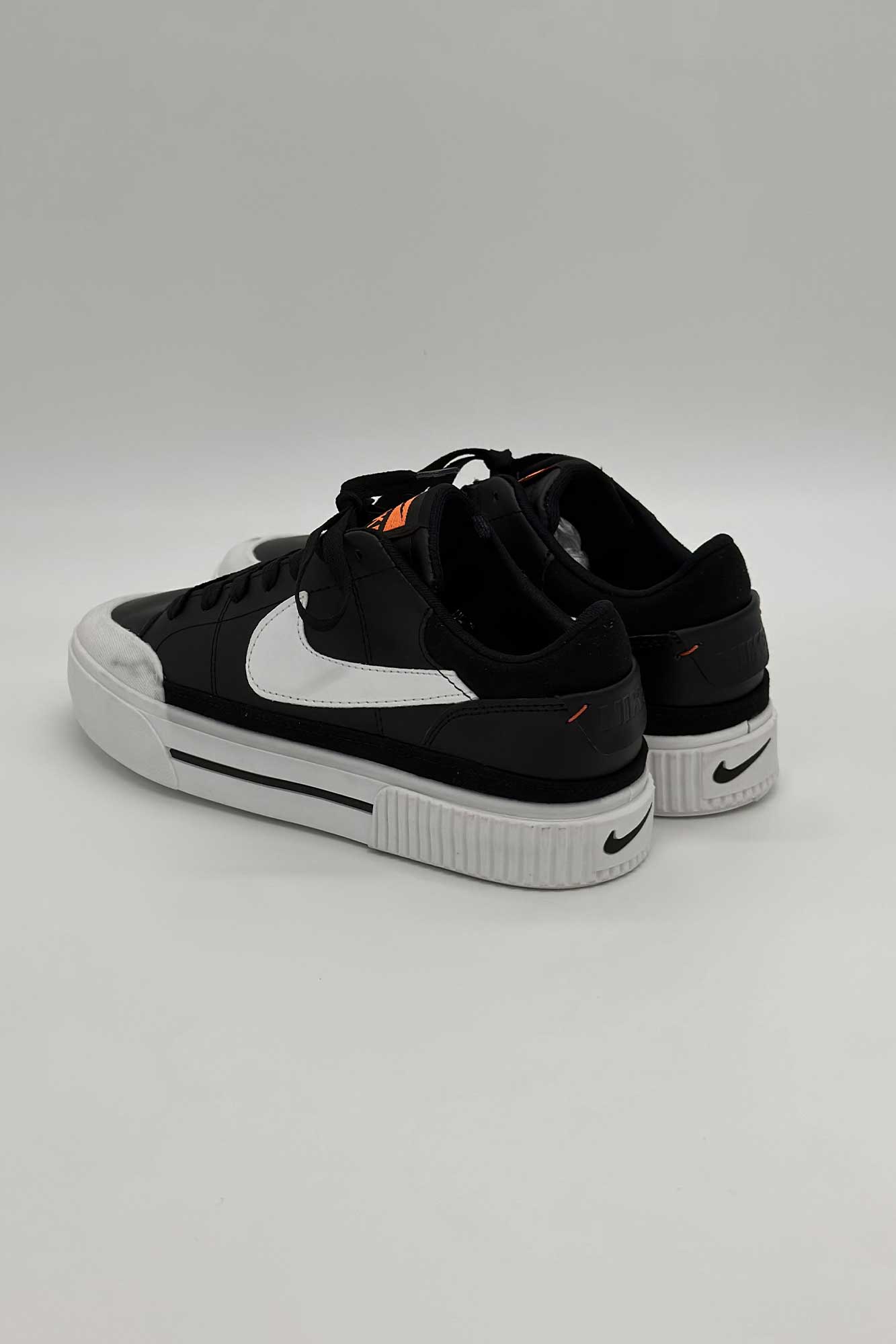 کتانی نایک زیره سفید