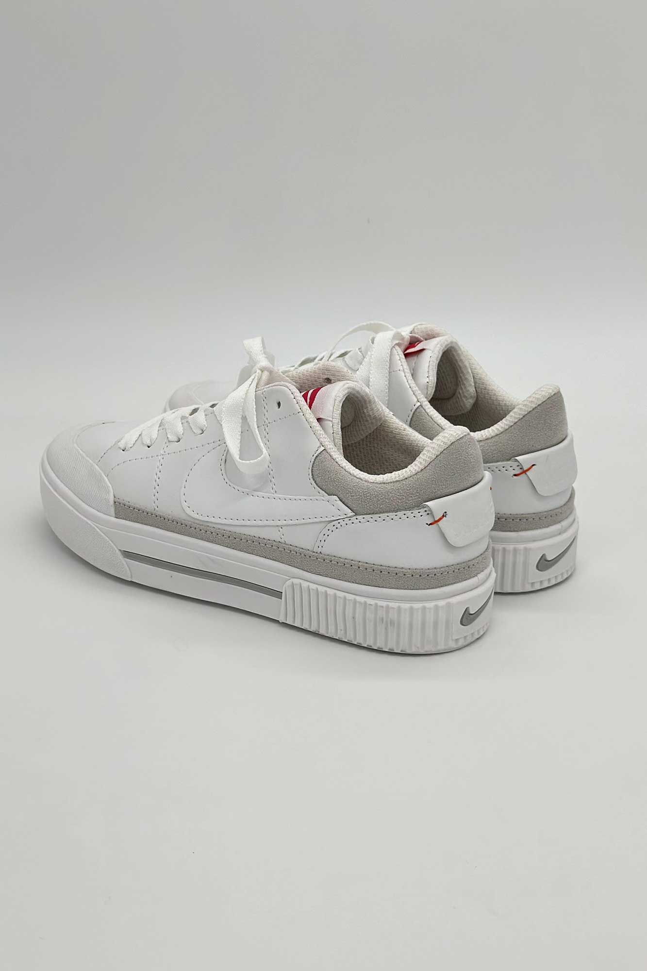 کتانی نایک زیره سفید