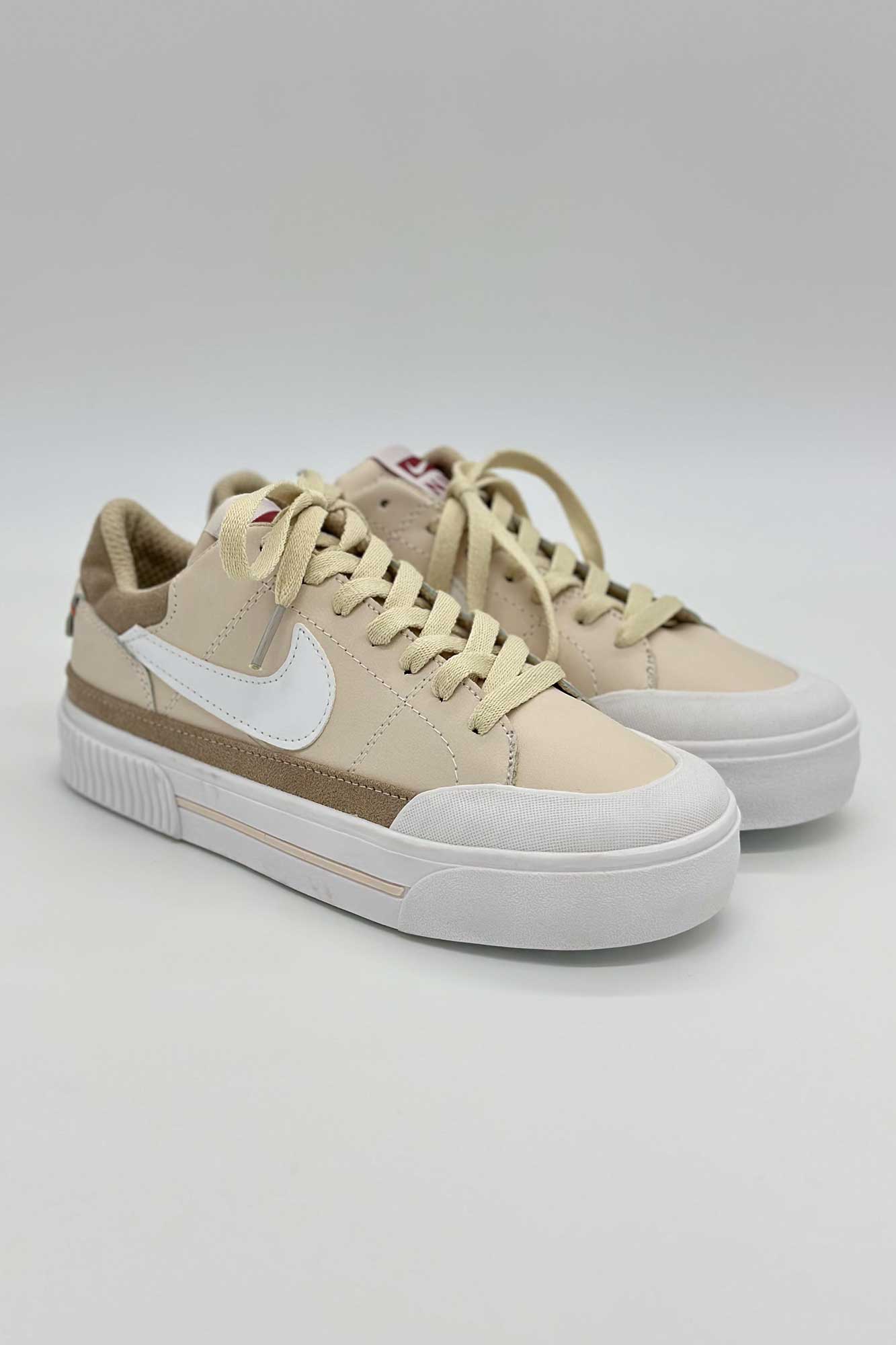 کتانی نایک زیره سفید