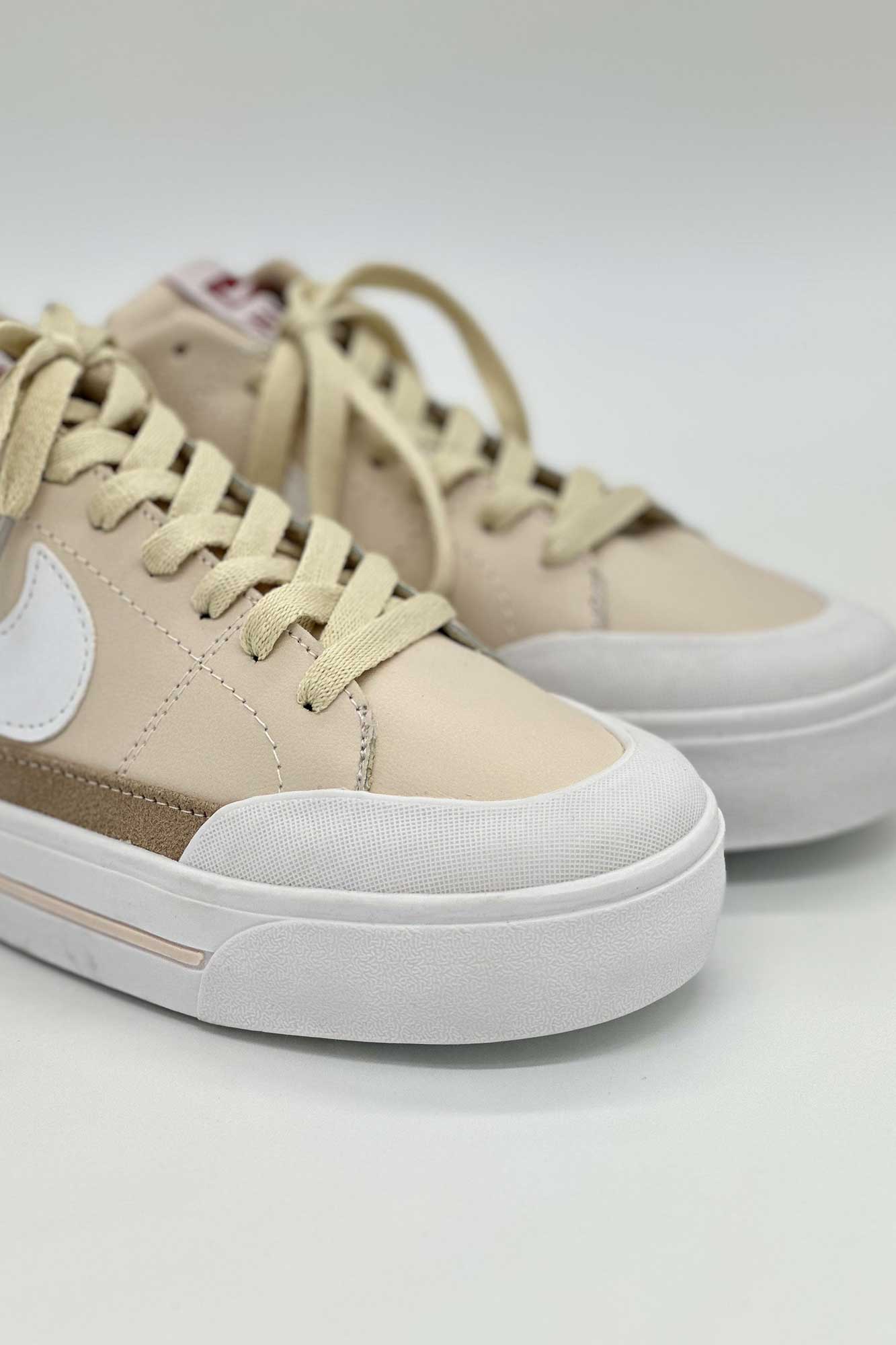 کتانی نایک زیره سفید