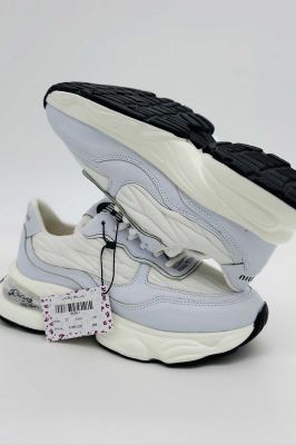 کتانی MIU MIU پلاس