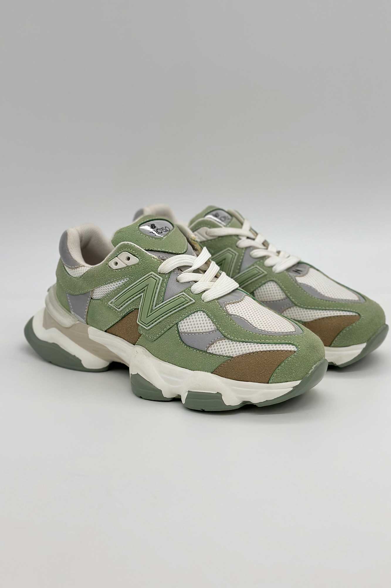 کتانی نیوبالانس پلاس