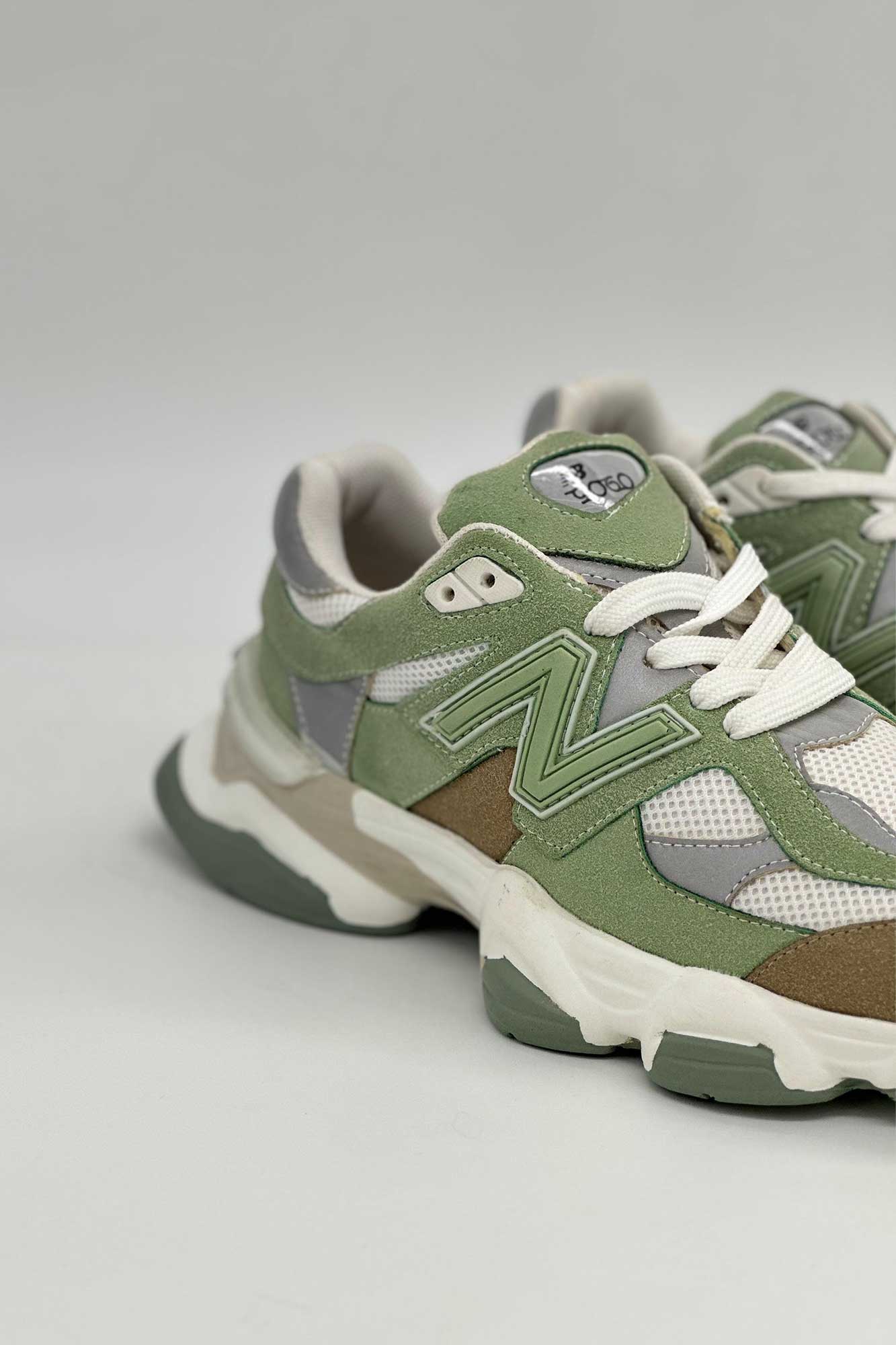 کتانی نیوبالانس پلاس