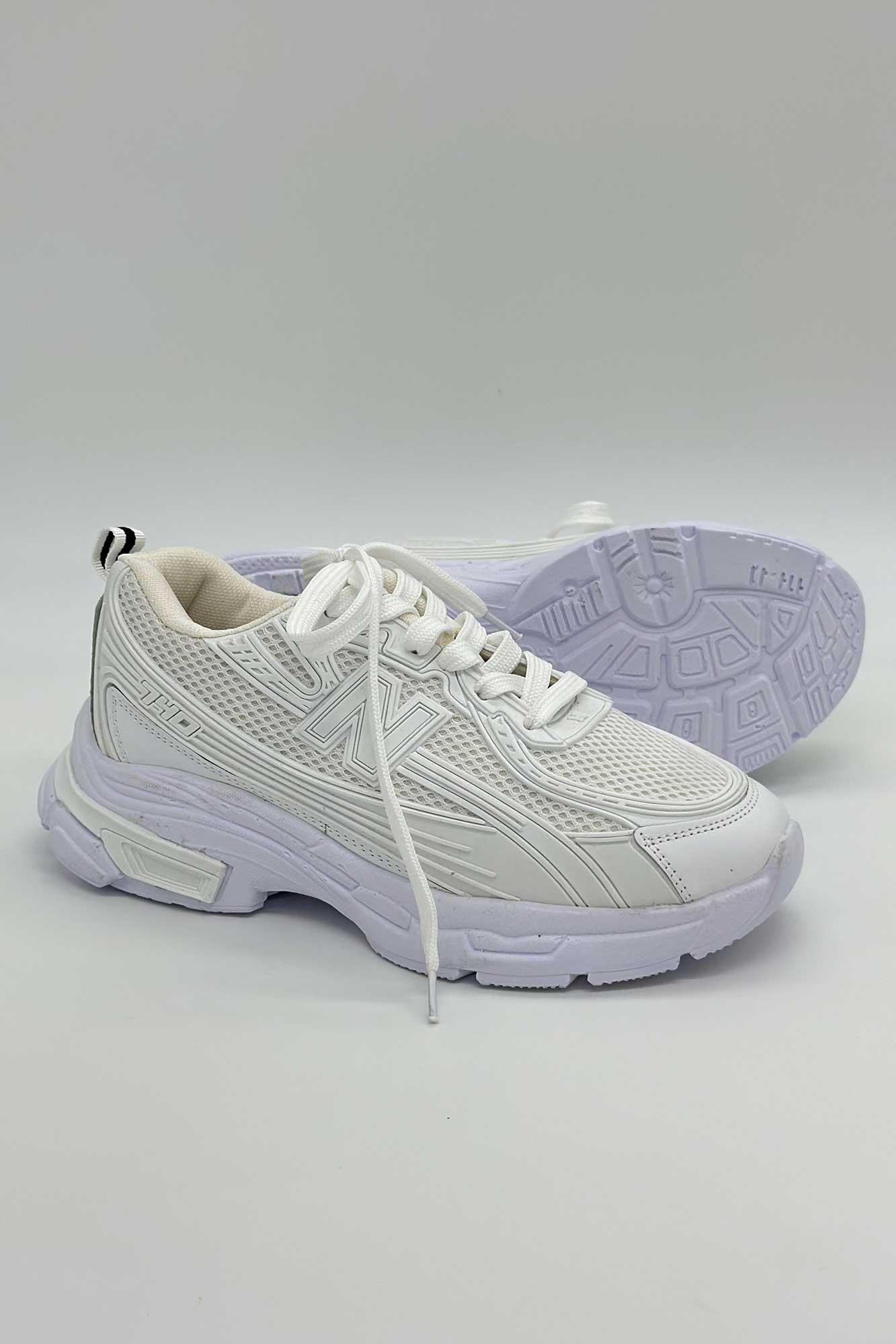 کتانی لژدار نیوبالانس 740