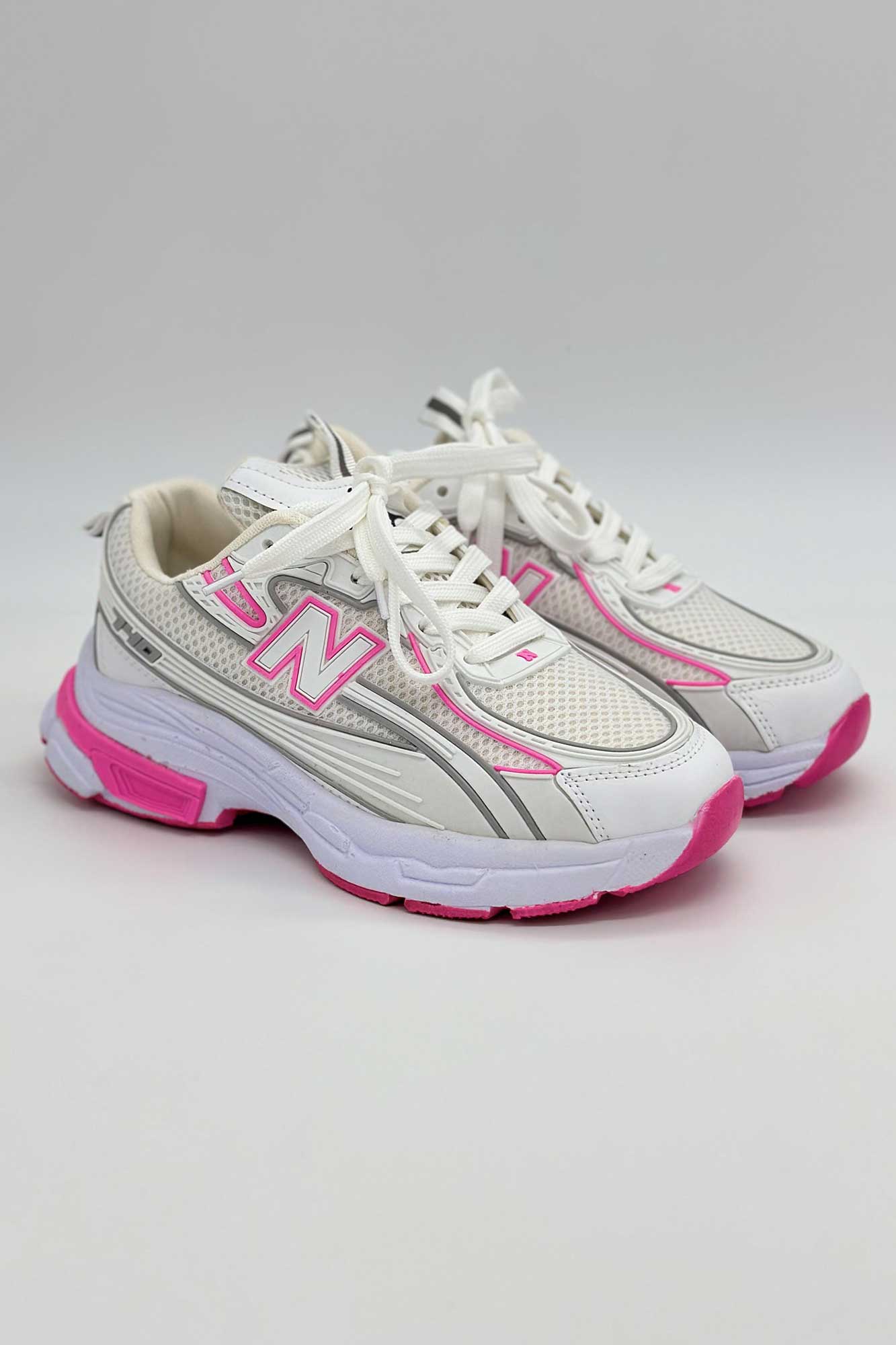 کتانی لژدار نیوبالانس 740