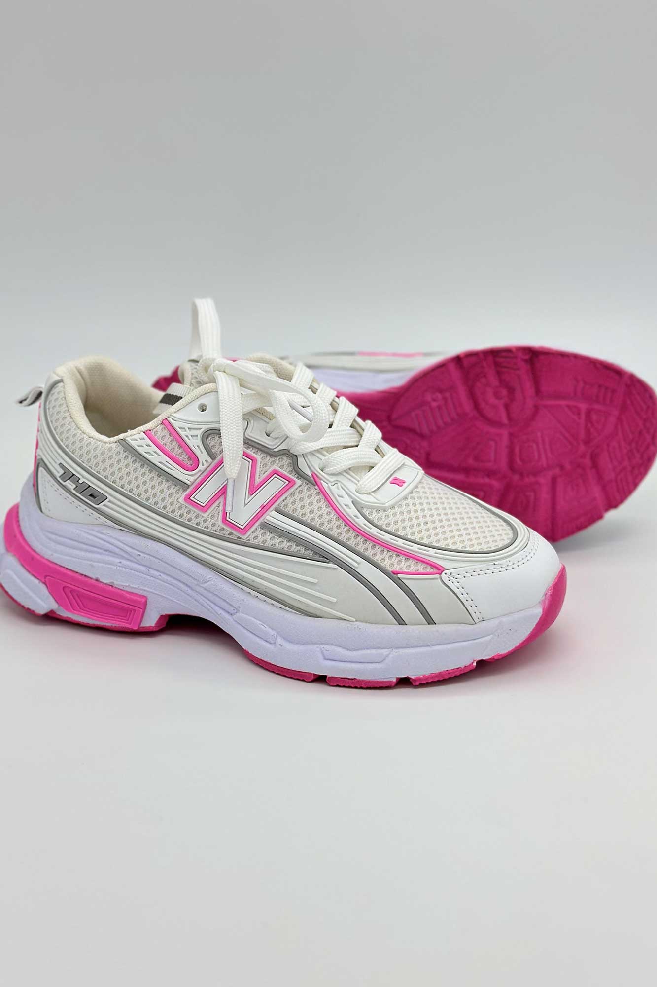 کتانی لژدار نیوبالانس 740