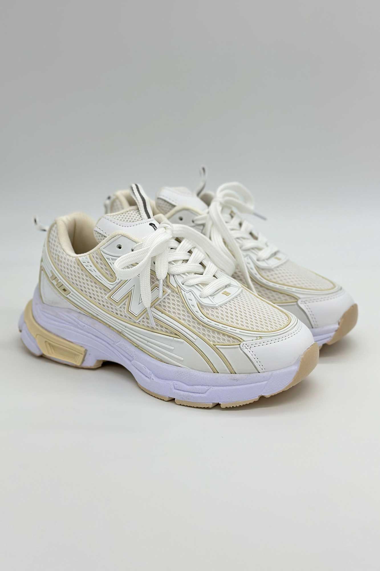 کتانی لژدار نیوبالانس 740