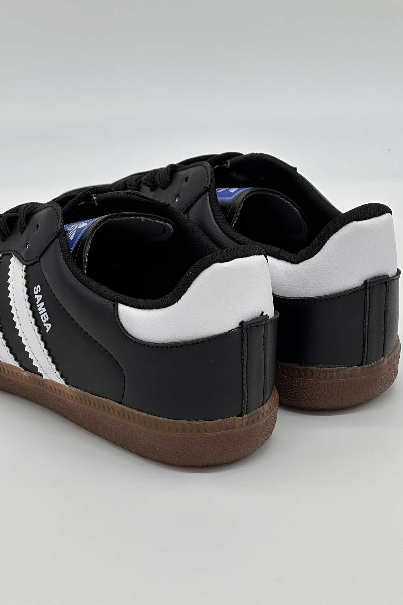 کتانی آدیداس سه خط