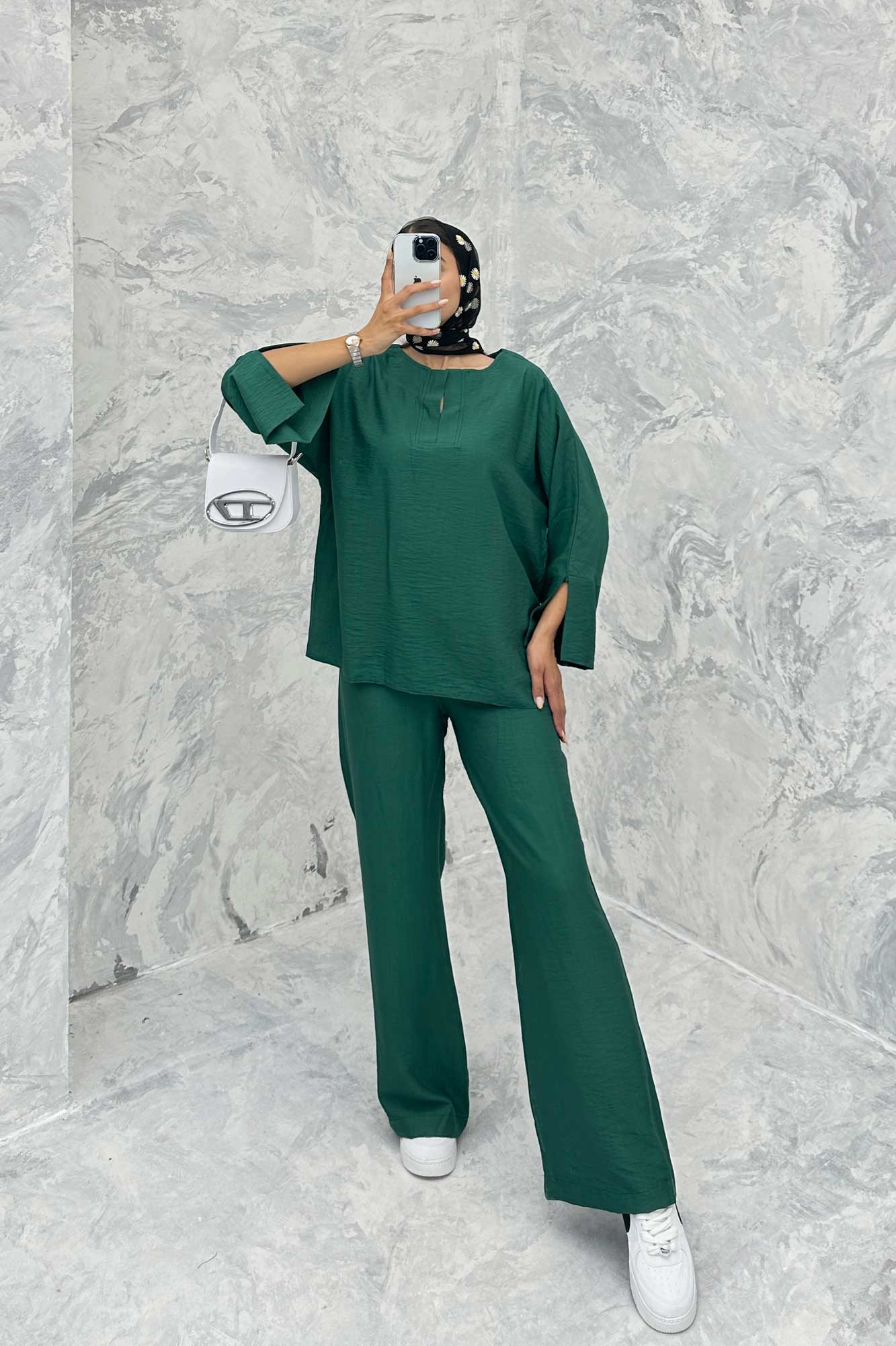 ست مانتو و شلوار یقه چاکدار بابوس