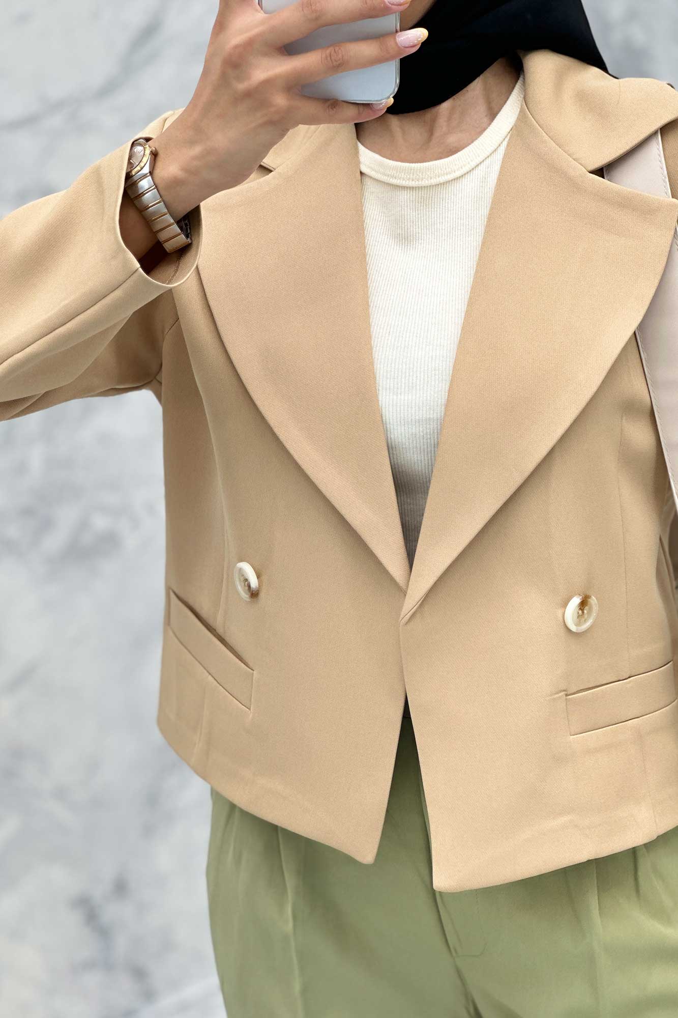 کت کراپ یقه بلیزر پهن مازراتی