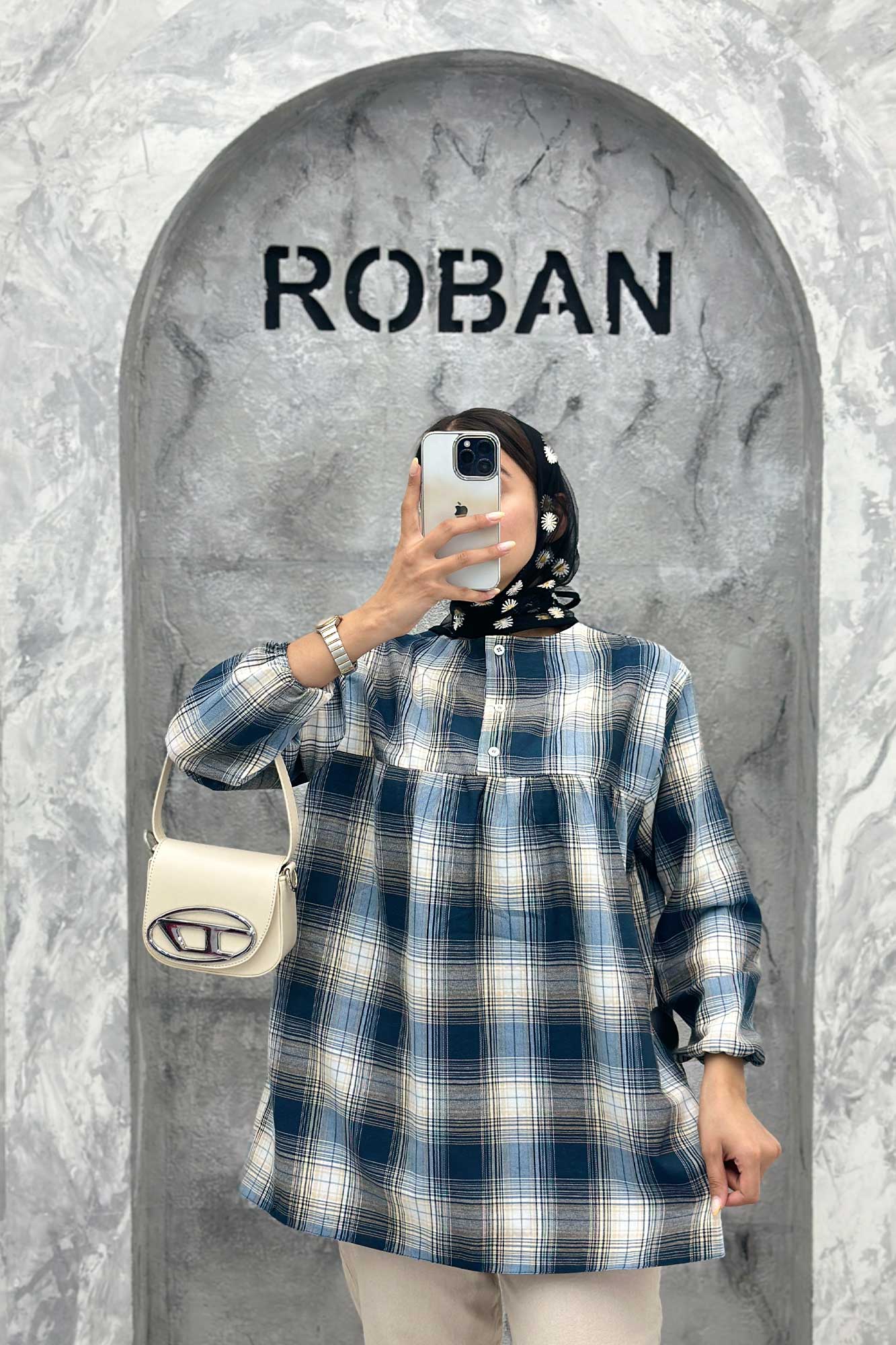 مانتو جلو بسته چهارخانه پشت دکمه