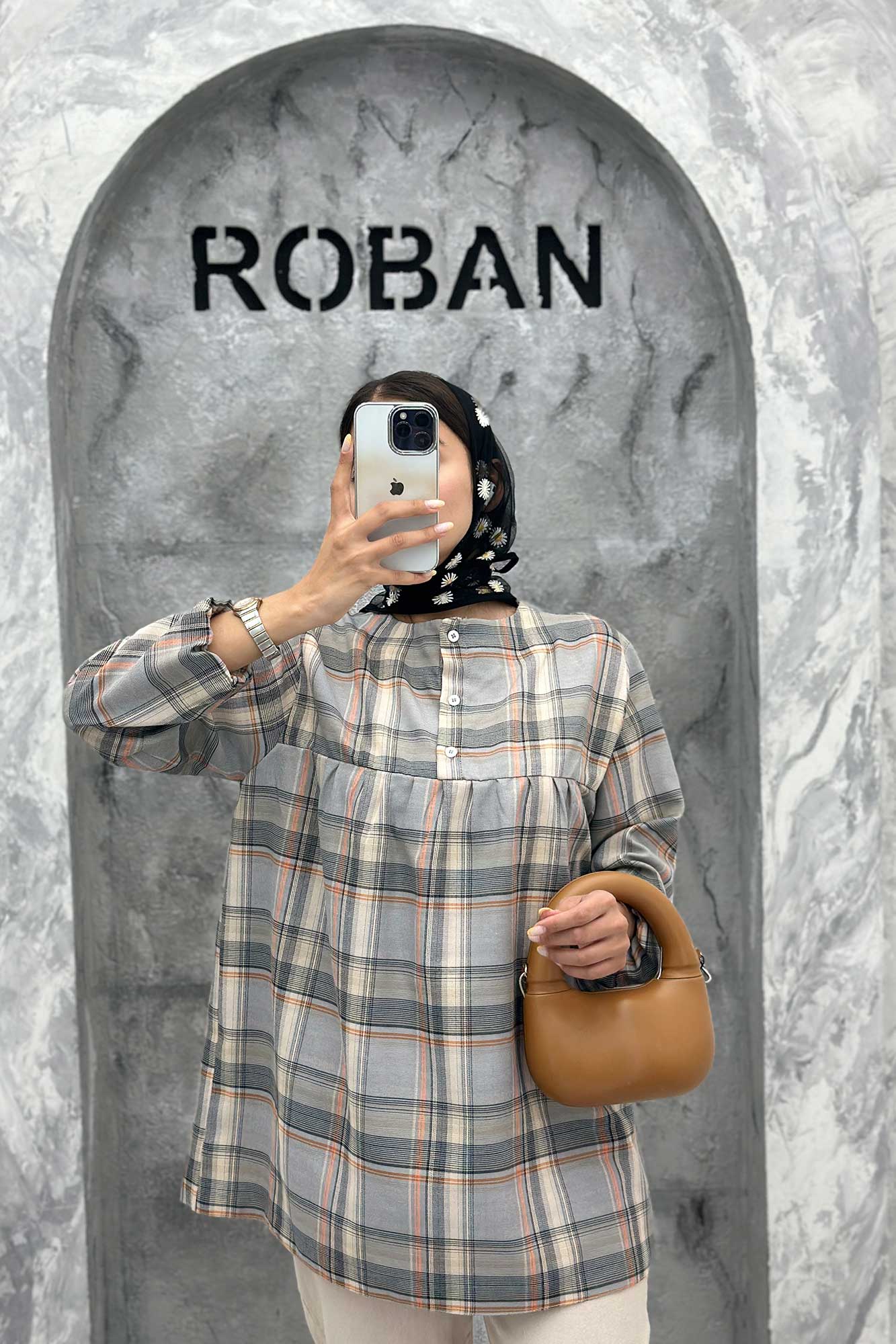 مانتو جلو بسته چهارخانه پشت دکمه