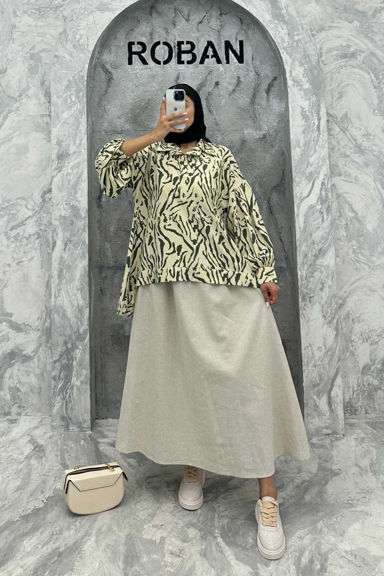 مانتو پشت بلند یقه بلیطی آستین چین ریفا