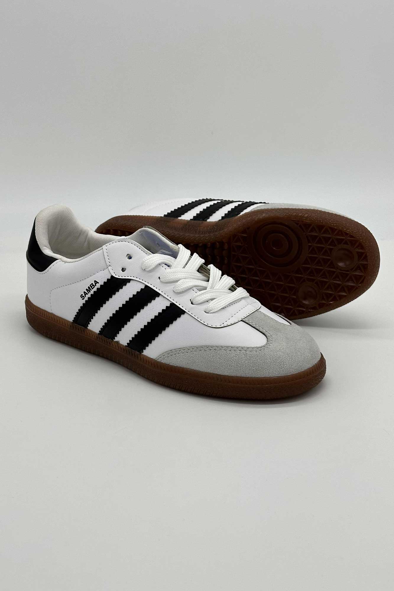 کتانی آدیداس سه خط