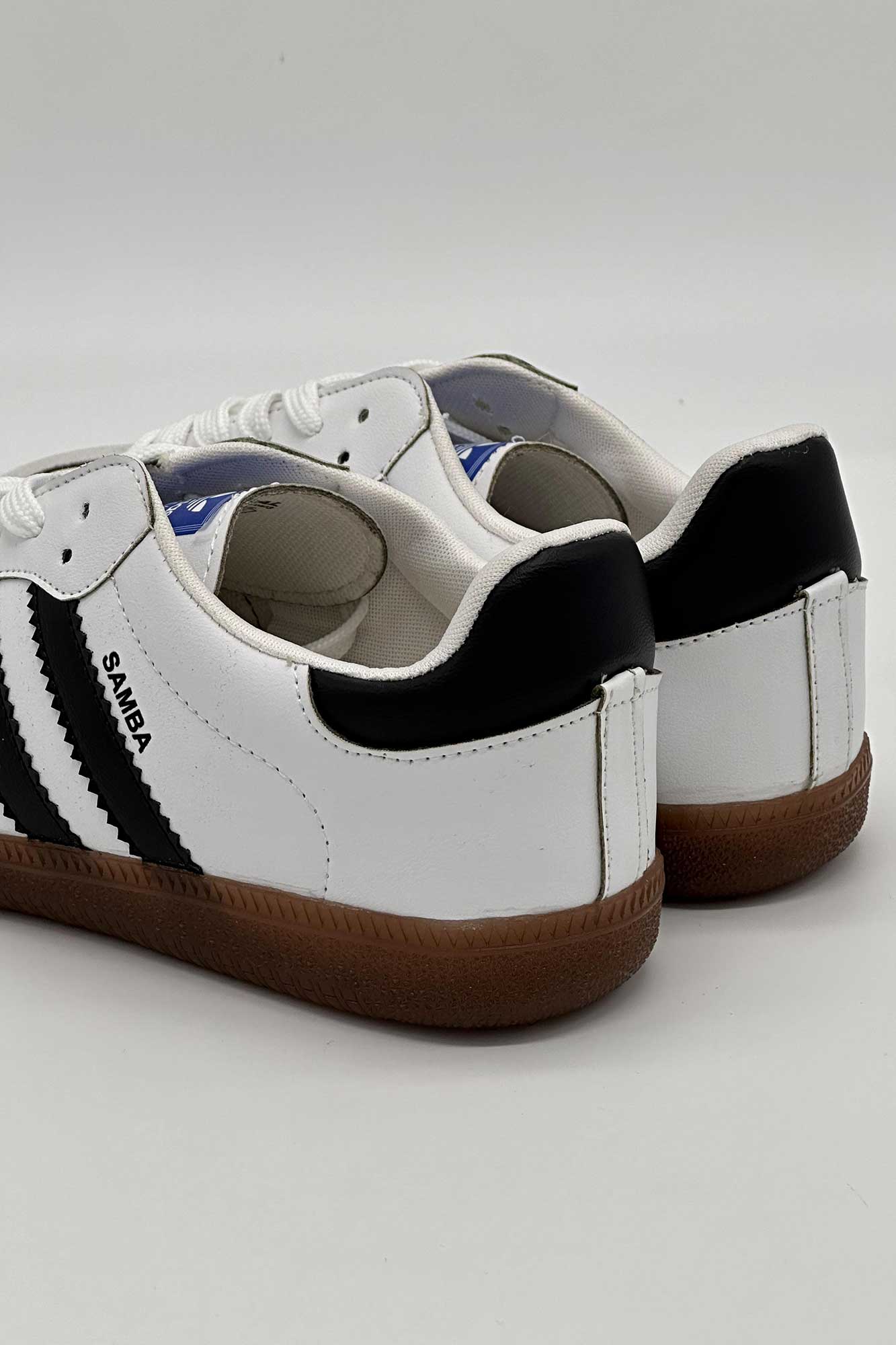 کتانی آدیداس سه خط