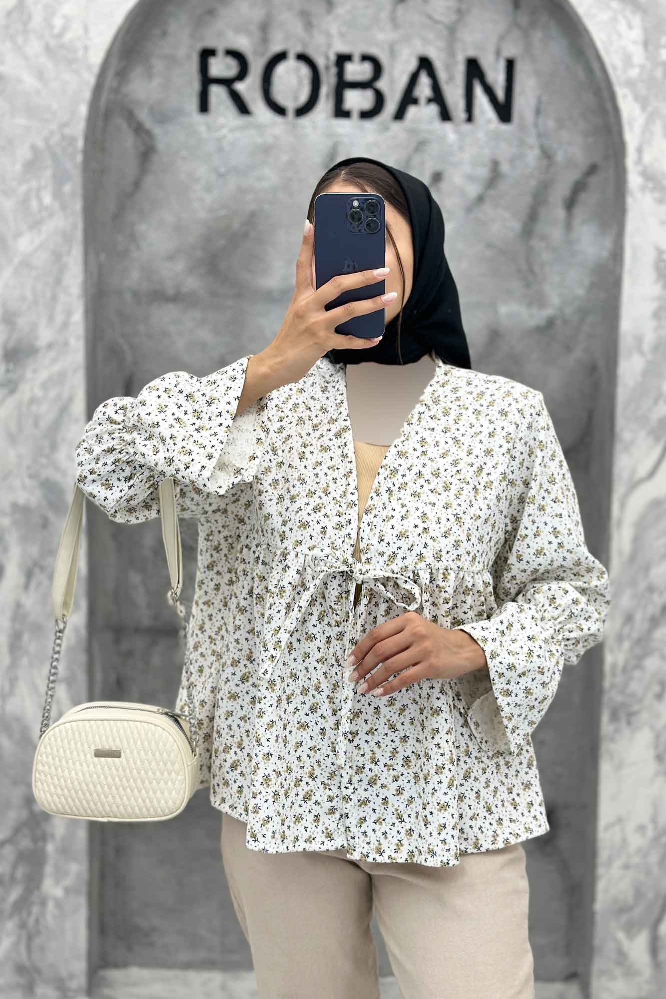 مانتو بنددار گل گچی مخمل