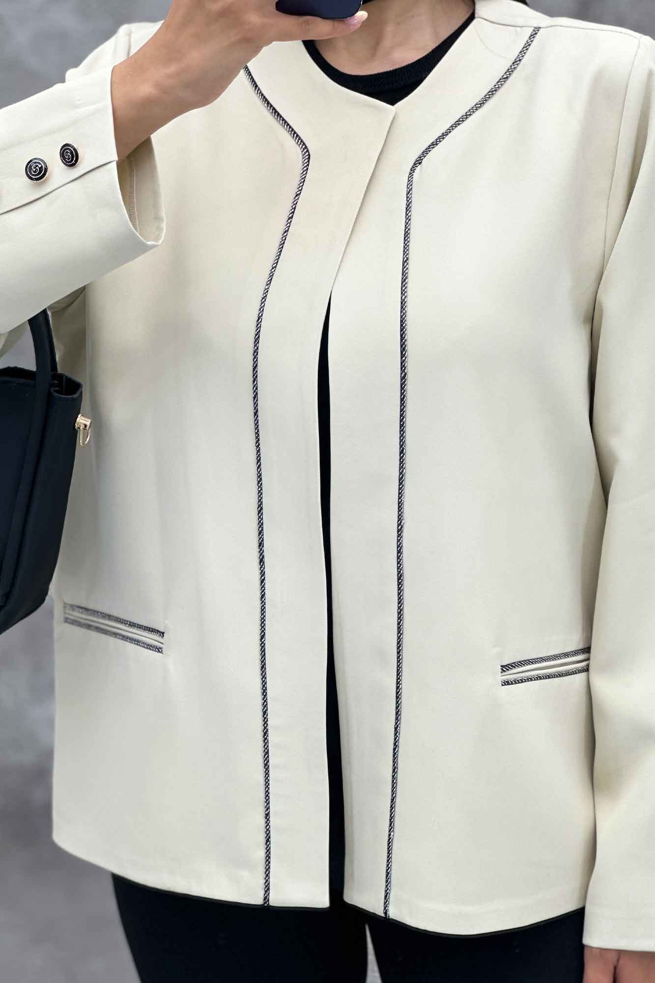 کت خرجکار مازراتی آدنا