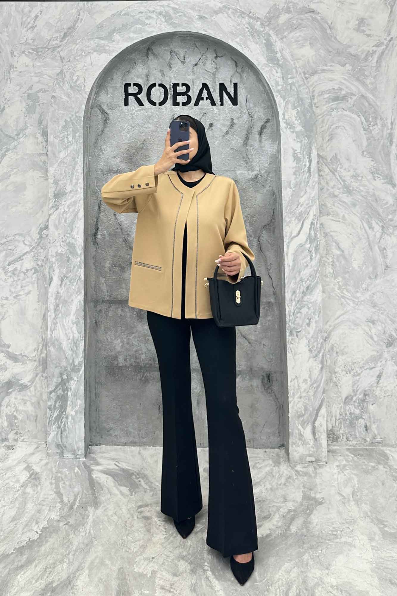 کت خرجکار مازراتی آدنا