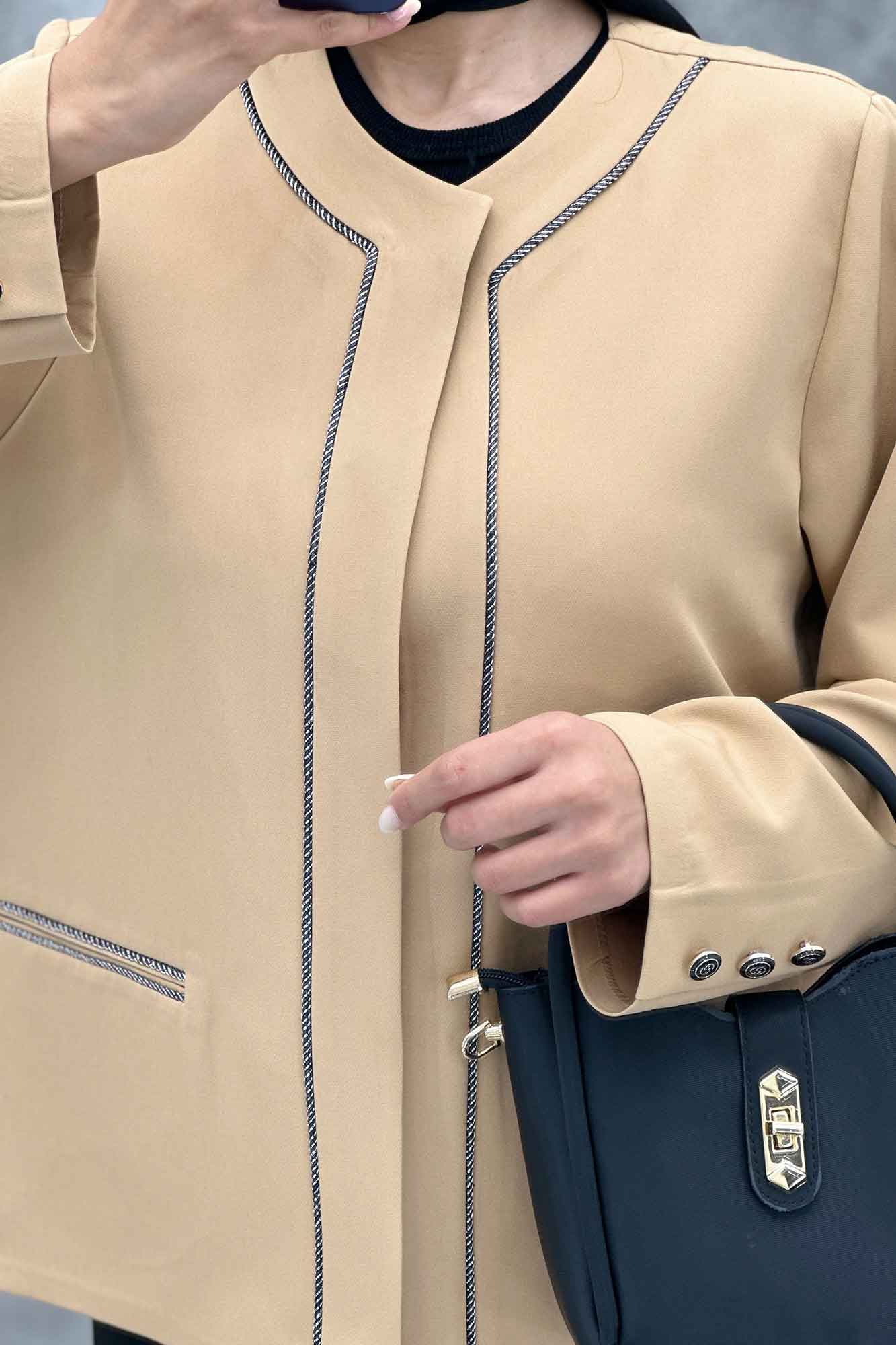 کت خرجکار مازراتی آدنا